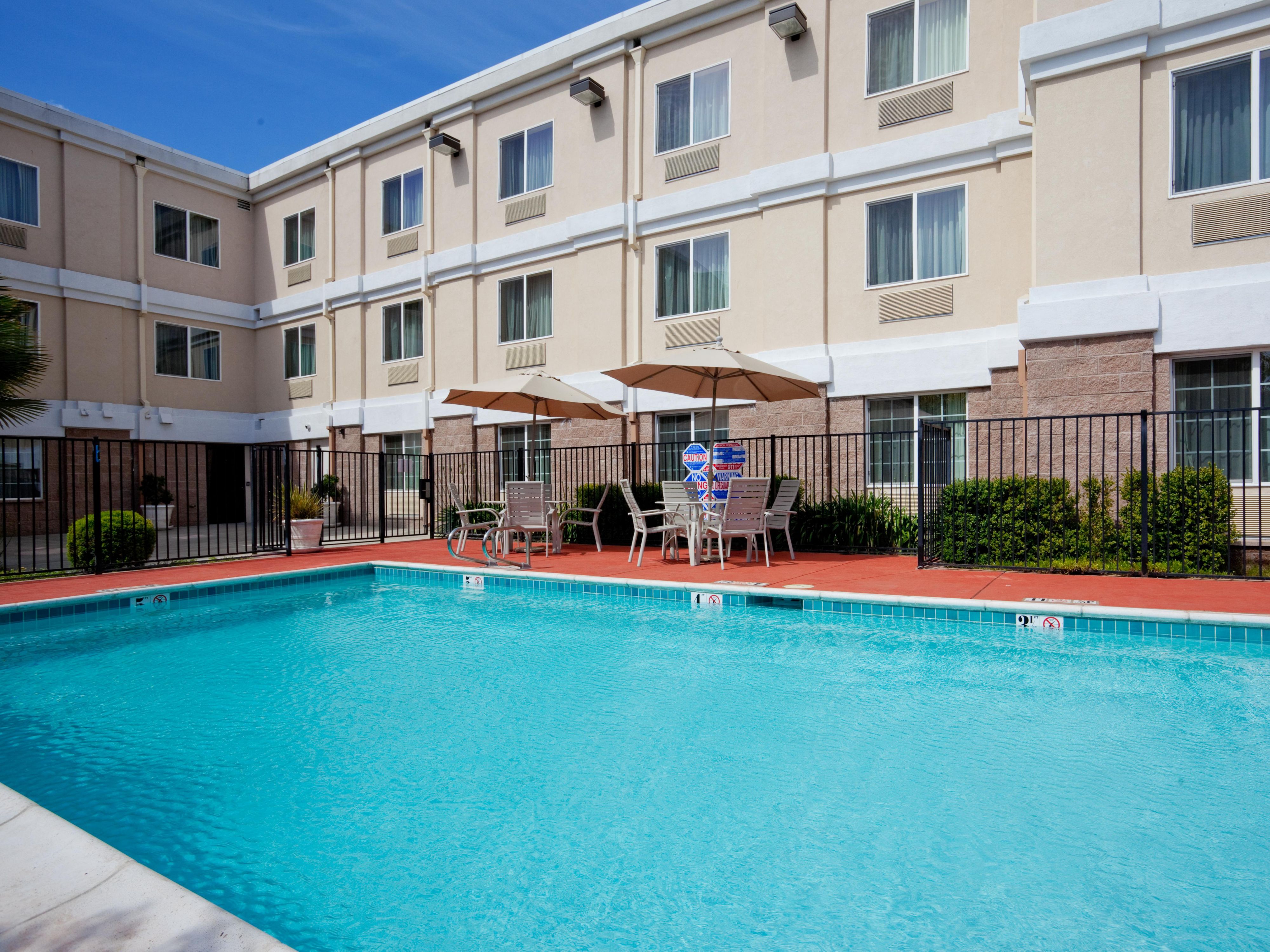 Swimming Pool for summer fun in Livermore!