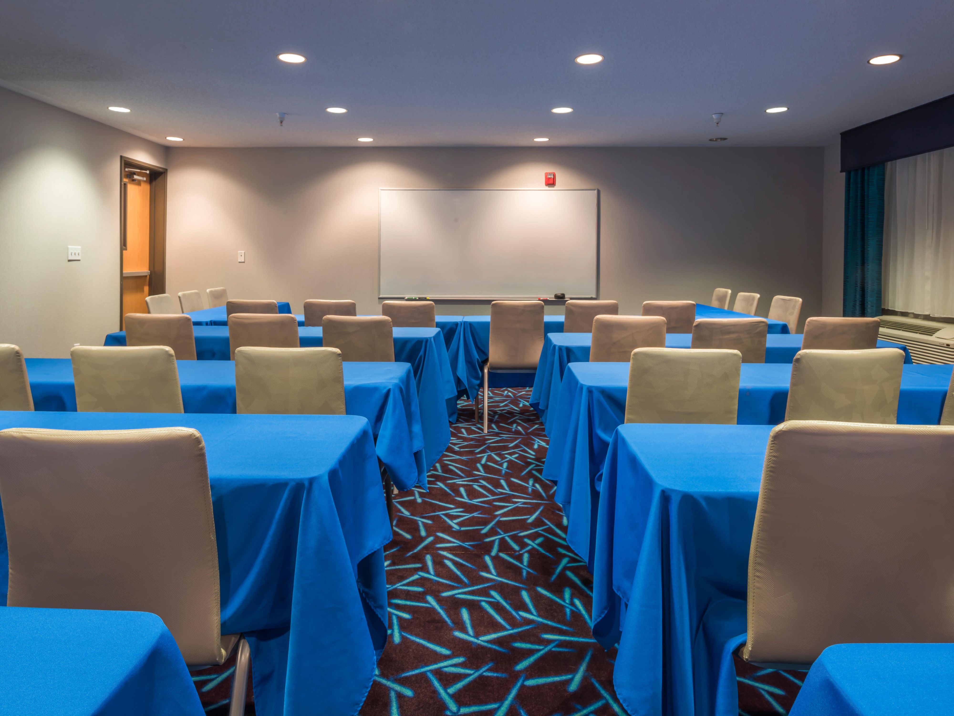 Looking to host your next meeting or event near the East Bay area, look no further. Our customizable 625sqft of meeting space and host available amenities such as TV, LCD projector, podium and flip chart may be just what you are looking for.  This space is sure to impress, so contact our sales specialist to discuss your needs today.  