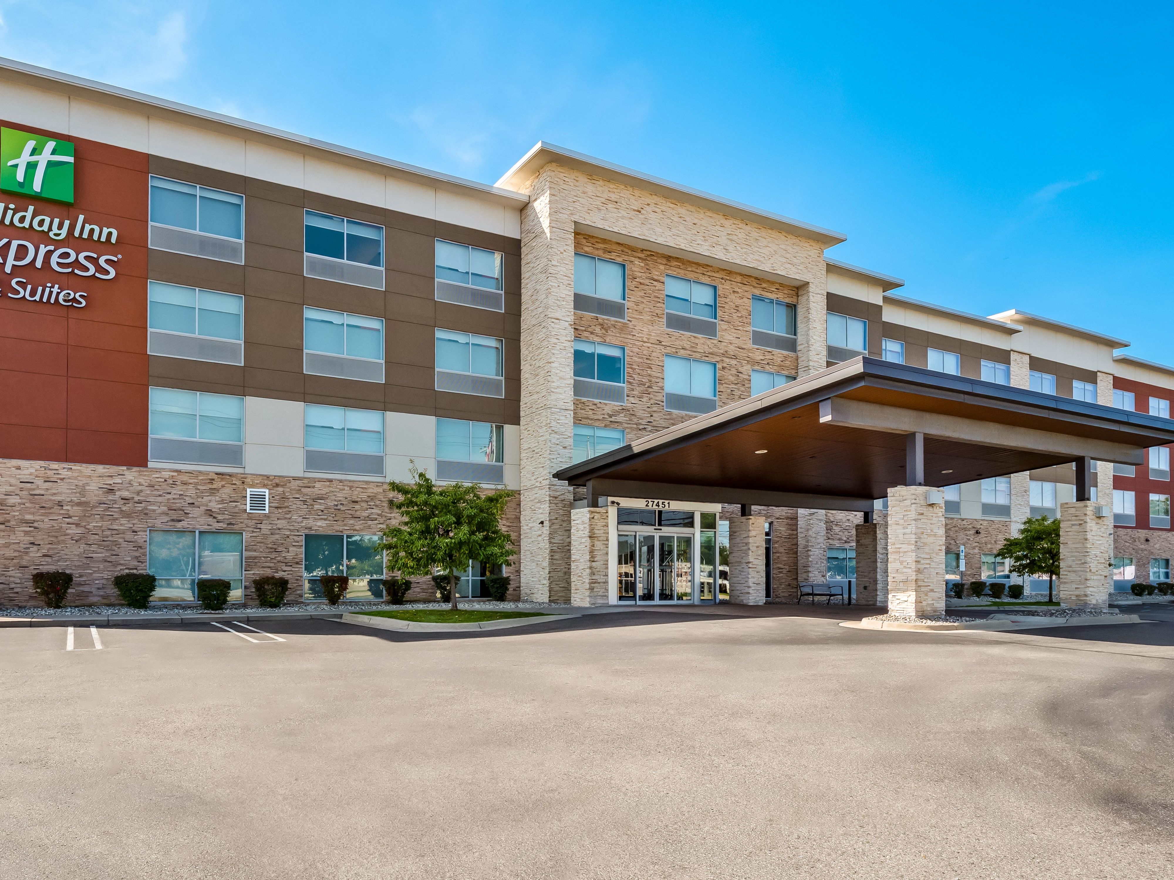 Holiday Inn Express & Suites Livonia