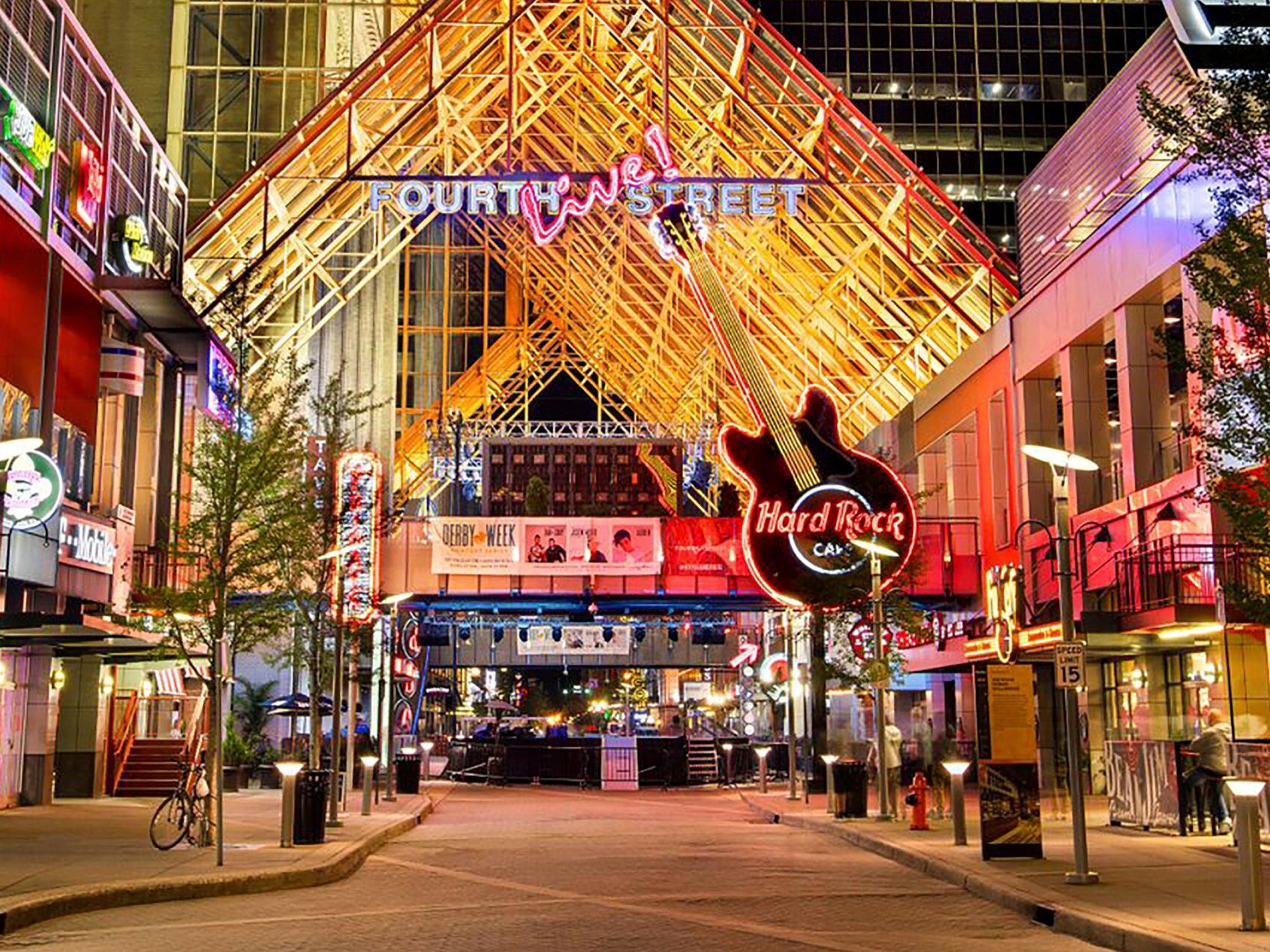 Stay with us and be within blocks of walking to the famous 4th Street Live with plenty of music, food, drinks, and shopping. 