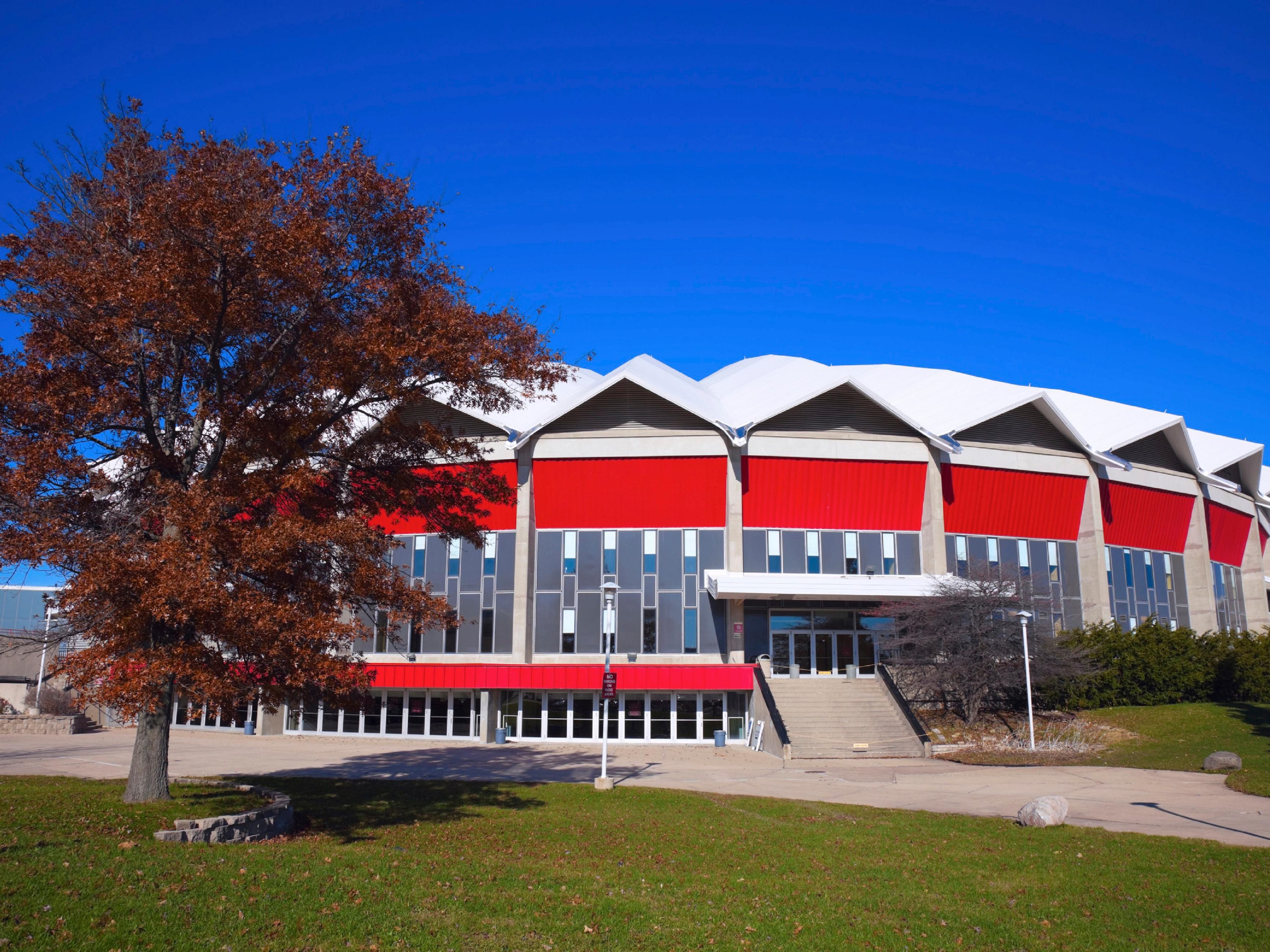 We are located within walking distance to The Alliant Energy Center and in close proximity to The Monona Terrace and Kohls Center. Rent our on-site meeting space for you and your team to gather while in town for a convention! 