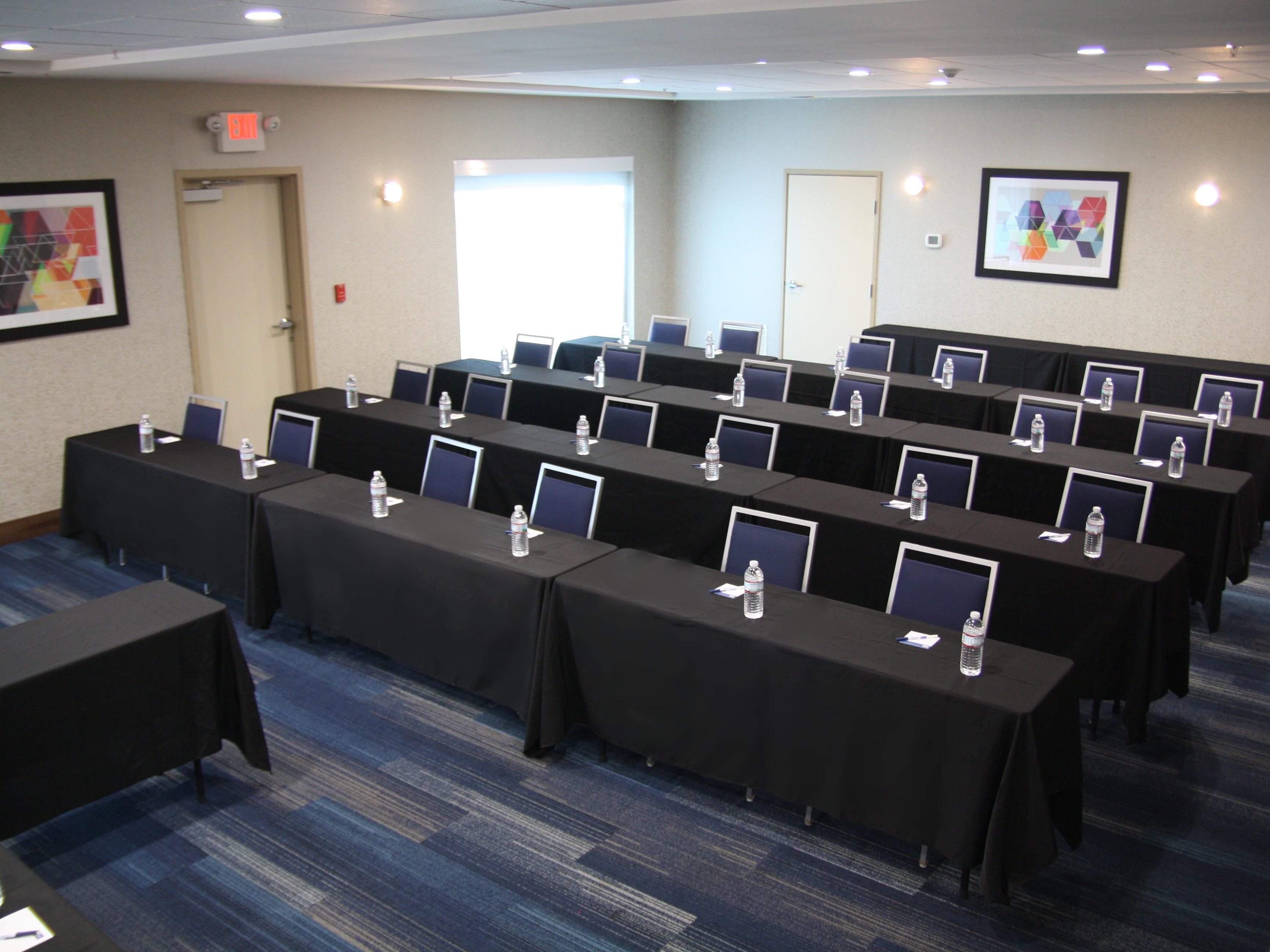 It's our goal to make your meeting one of a kind! Our location offers the opportunity for you to host up to 40 people and make the choices that suite your meeting.  Choose a low key lunch catered in from award winning local restaurants or offer your attendees the option to stretch their legs and head out for lunch.  Our room is your best choice!