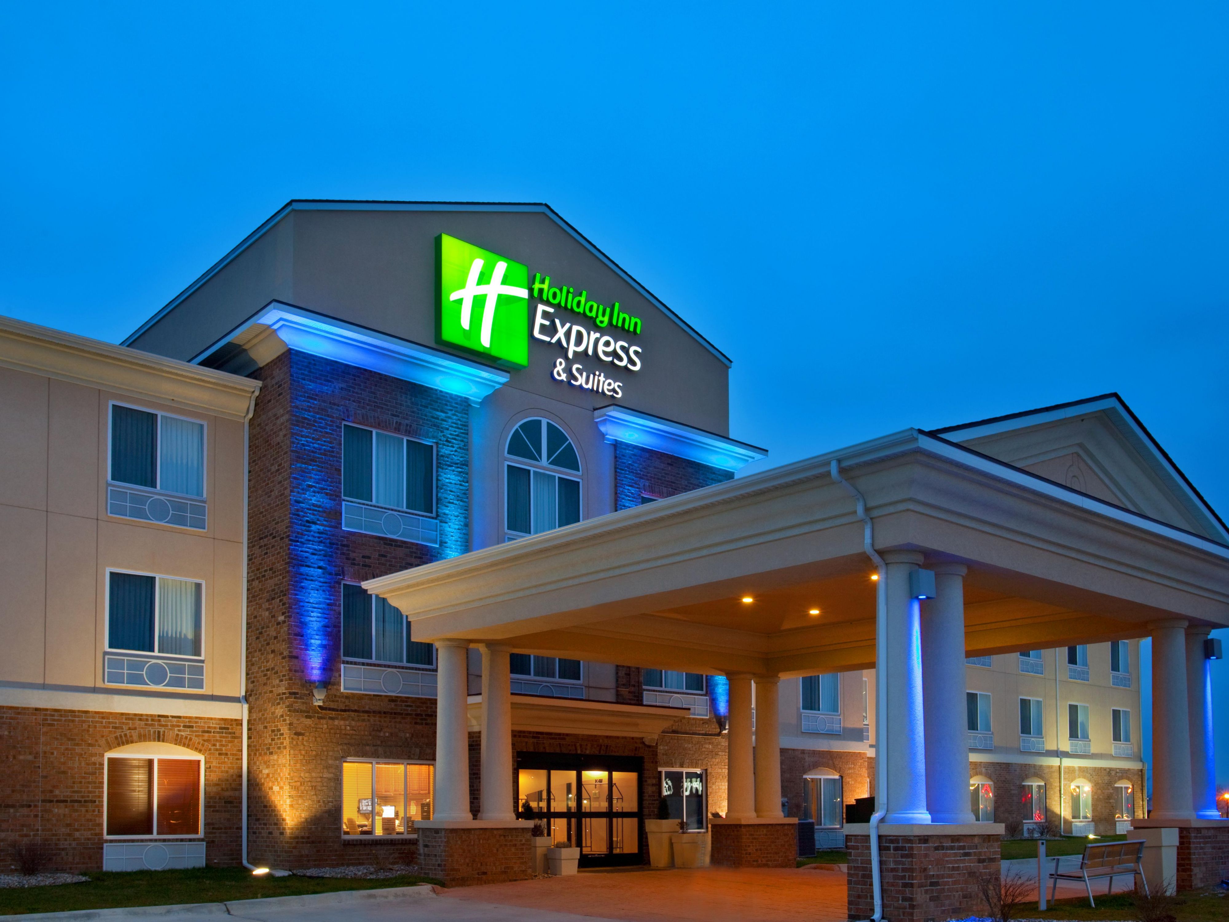 Stay with us at Holiday Inn Express & Suites Mattoon