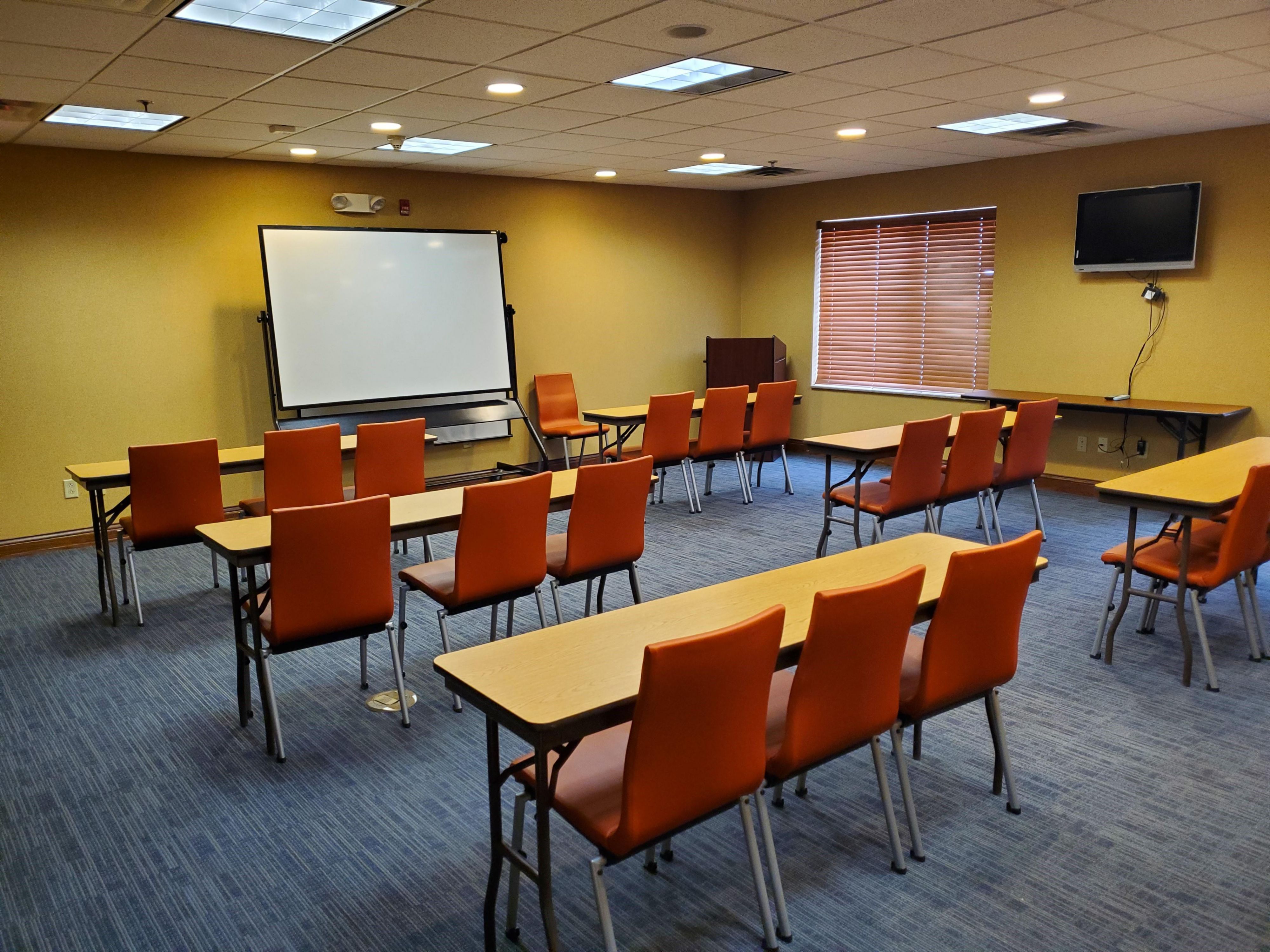 Host a formal business meeting or a unique special occasion in our versatile meeting space. Our hotel offers 625 sq. ft. of space, catering options, and event planning experts. Contact our Sales Office for your next event.