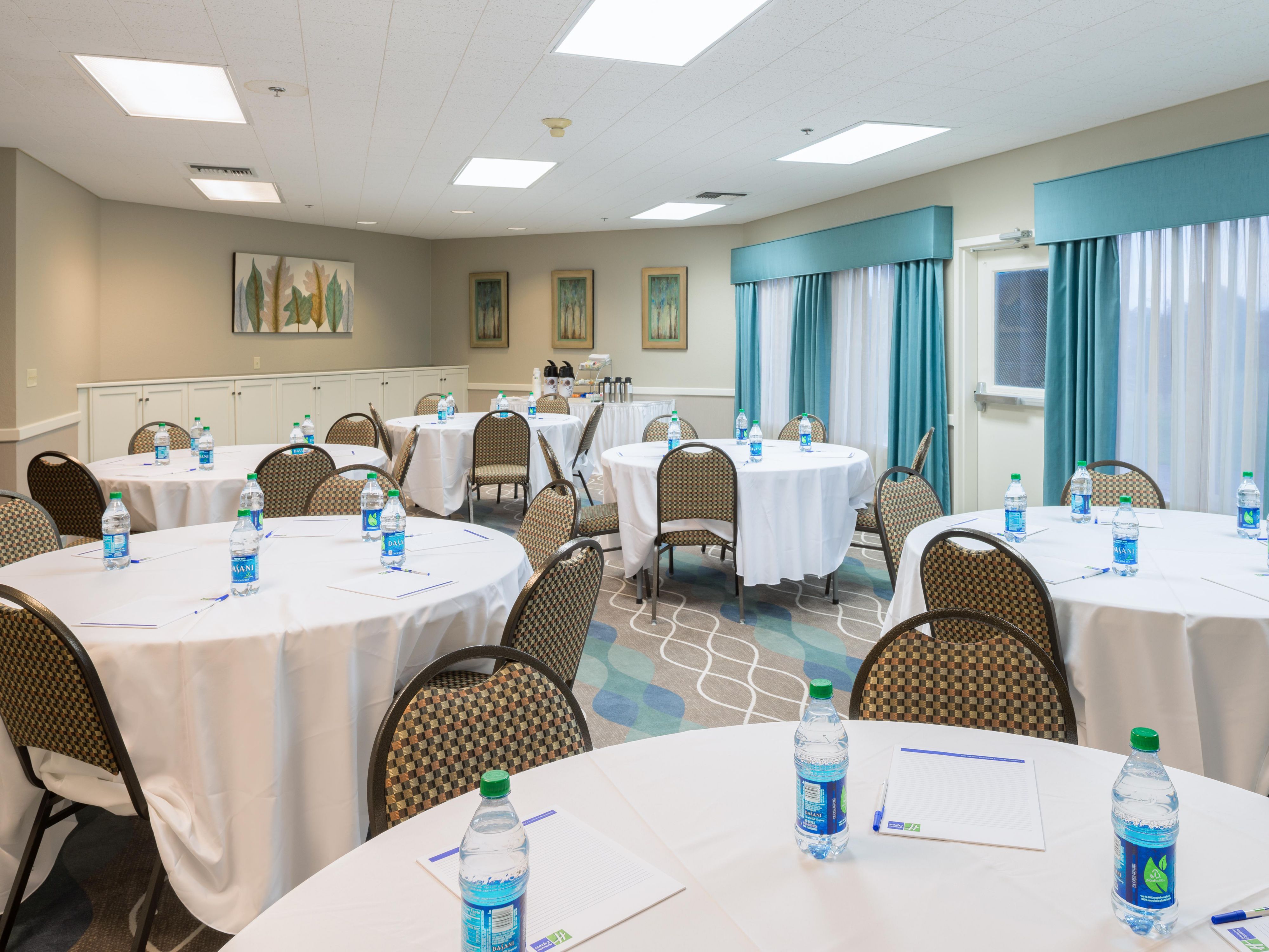 From corporate meetings to team training and events we offer over 1100 square feet of total meeting space to fit your needs. With two dedicated meeting spaces set up to your individual needs let us take the hassle of hosting your next event. Contact our dedicated event planner for more information on pricing and availability. 