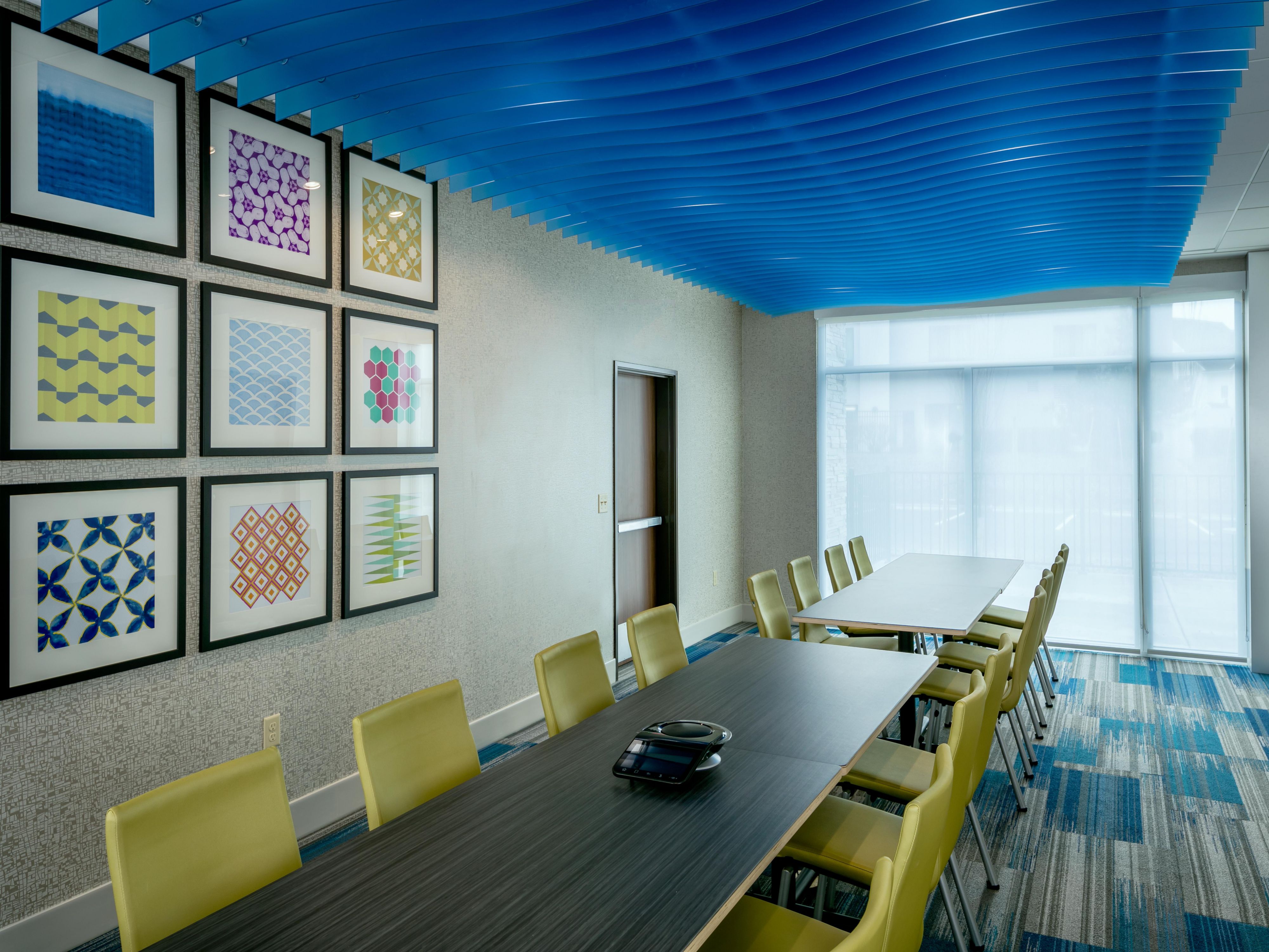 Elevate your next meeting or gathering at our hotel in Medford. Our modern meeting room is the perfect fit for your next meeting or get-together. With a maximum capacity of 25 people, you're set up for success! Call today to request a quote!