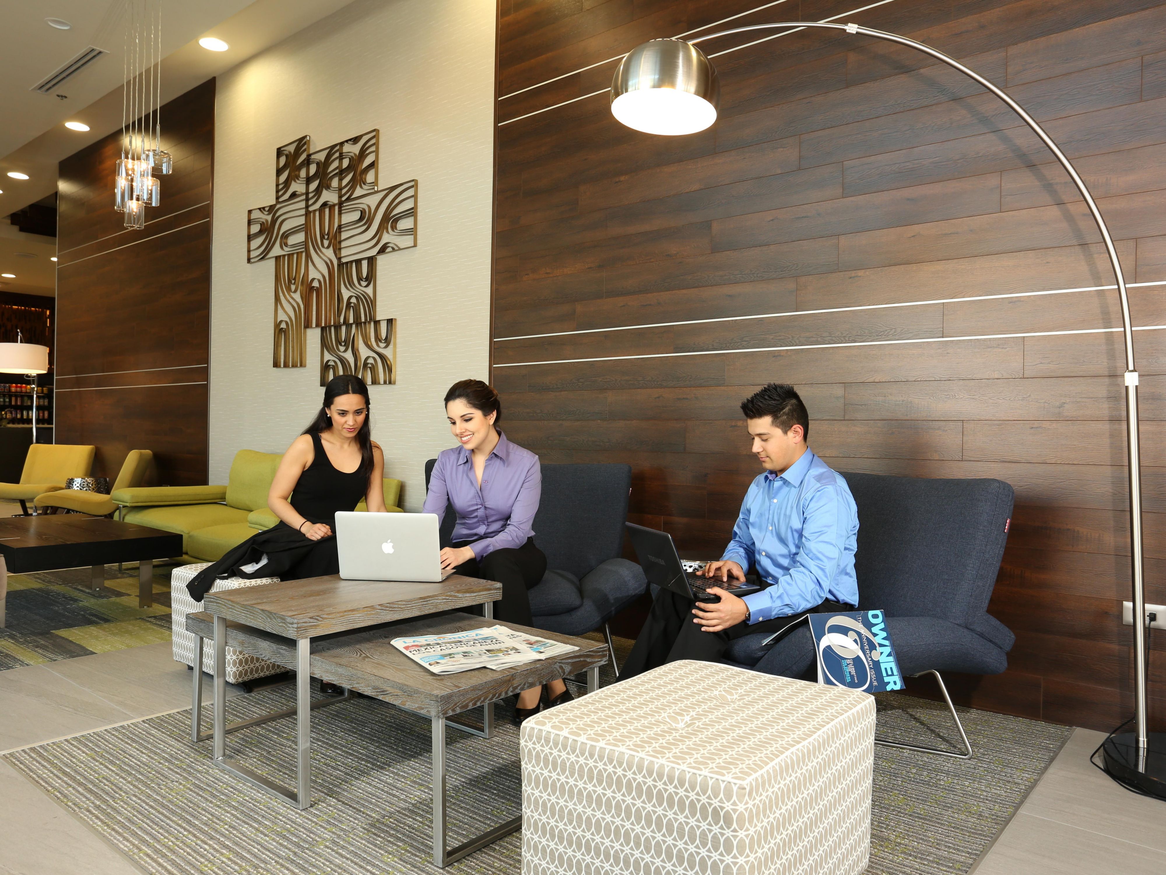 We are located inside La Gran via Shopping Center, where you will be able to find the best options to dine, clothing stores, beauty services, entertainment and more.