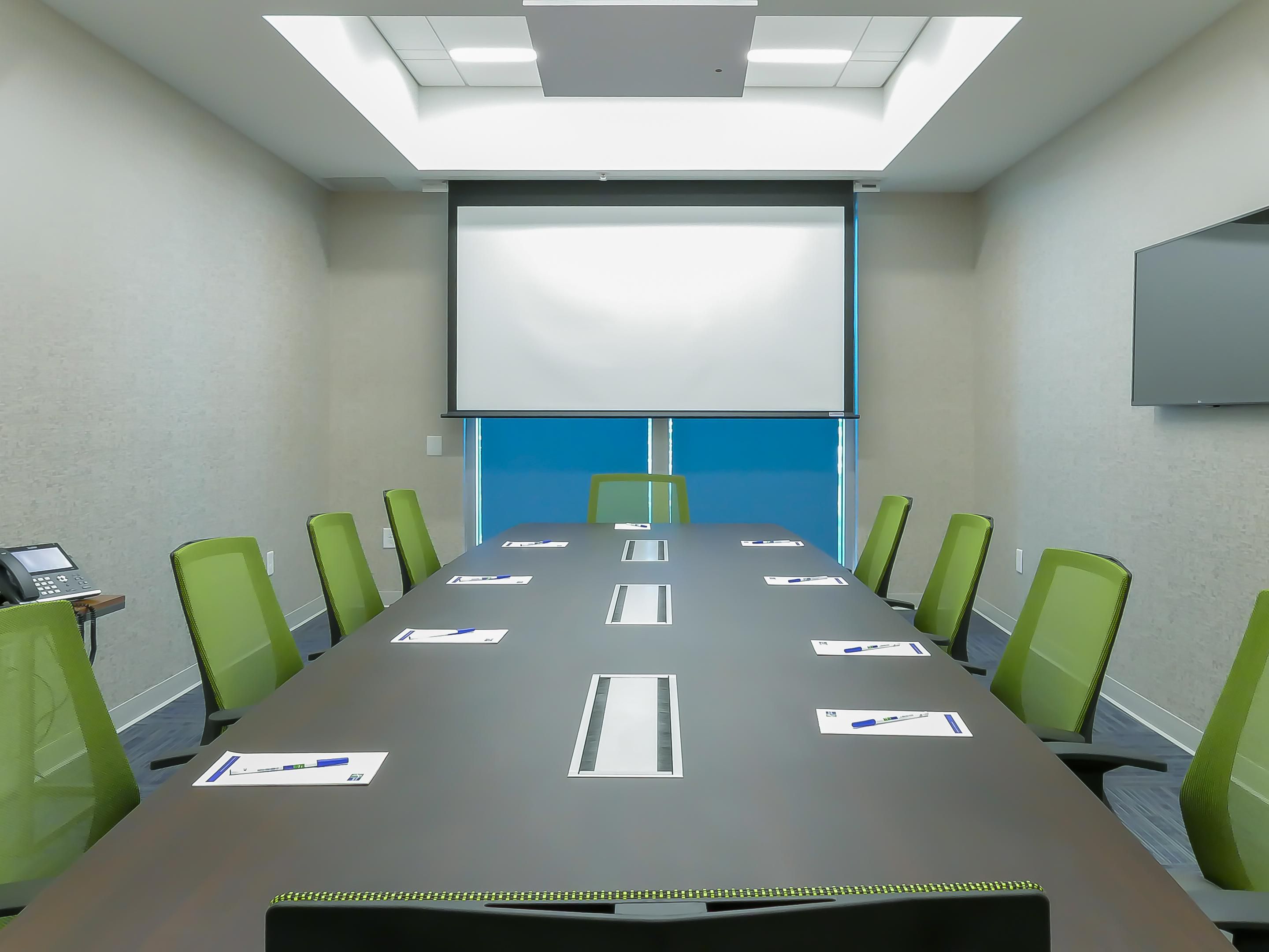 Planning to meet with the team? Our hotel offers 1620 sq ft of flexible meeting space. We take pride in providing everything you need to make your meeting a huge success! Our team looks forward to serving you.