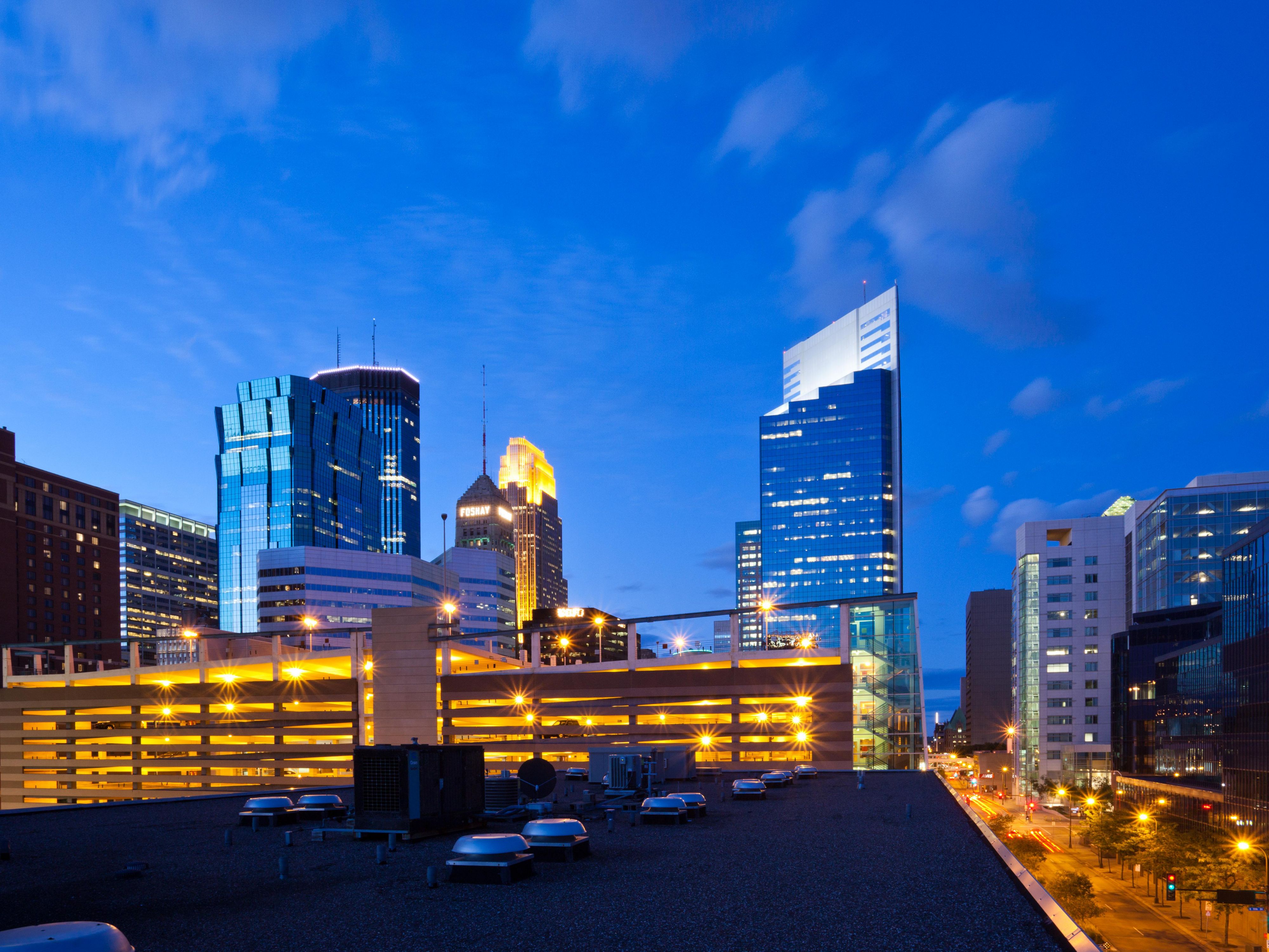 Our location in the heart of downtown Minneapolis lets you stay close to all the sports and entertainment venues such as Target Field, Target Center, US Bank Stadium. The theatre's of Hennepin Arts, Children's Theatre, concert venues such as Orchestra Hall, First Avenue, The Armory and more are within walking distance. Call us for special rates.