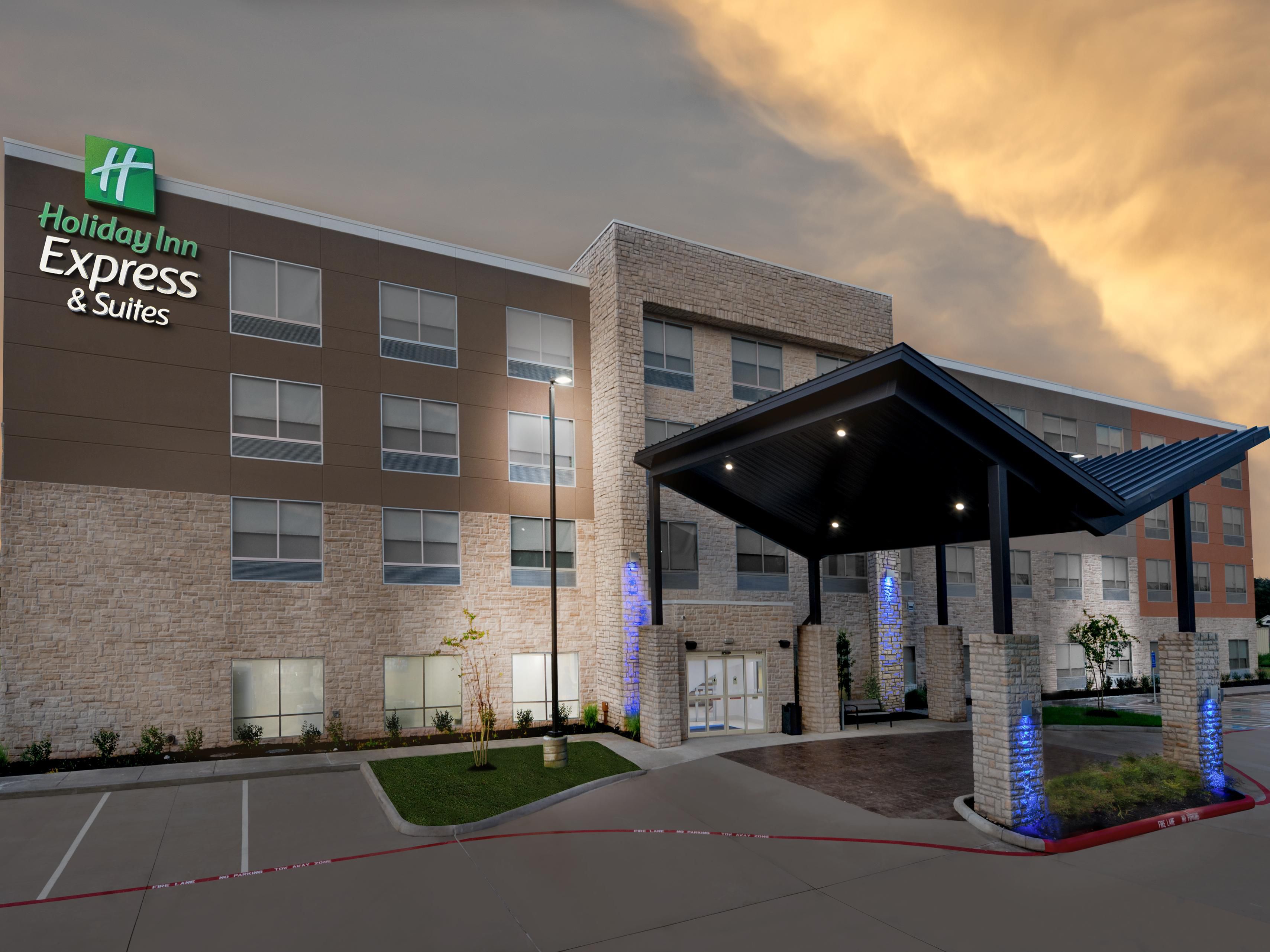 Sunset view of our Missouri City-Sugar Land hotel!