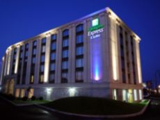 Holiday Inn & Suites 蒙特利尔机场 in Longueuil, Quebec