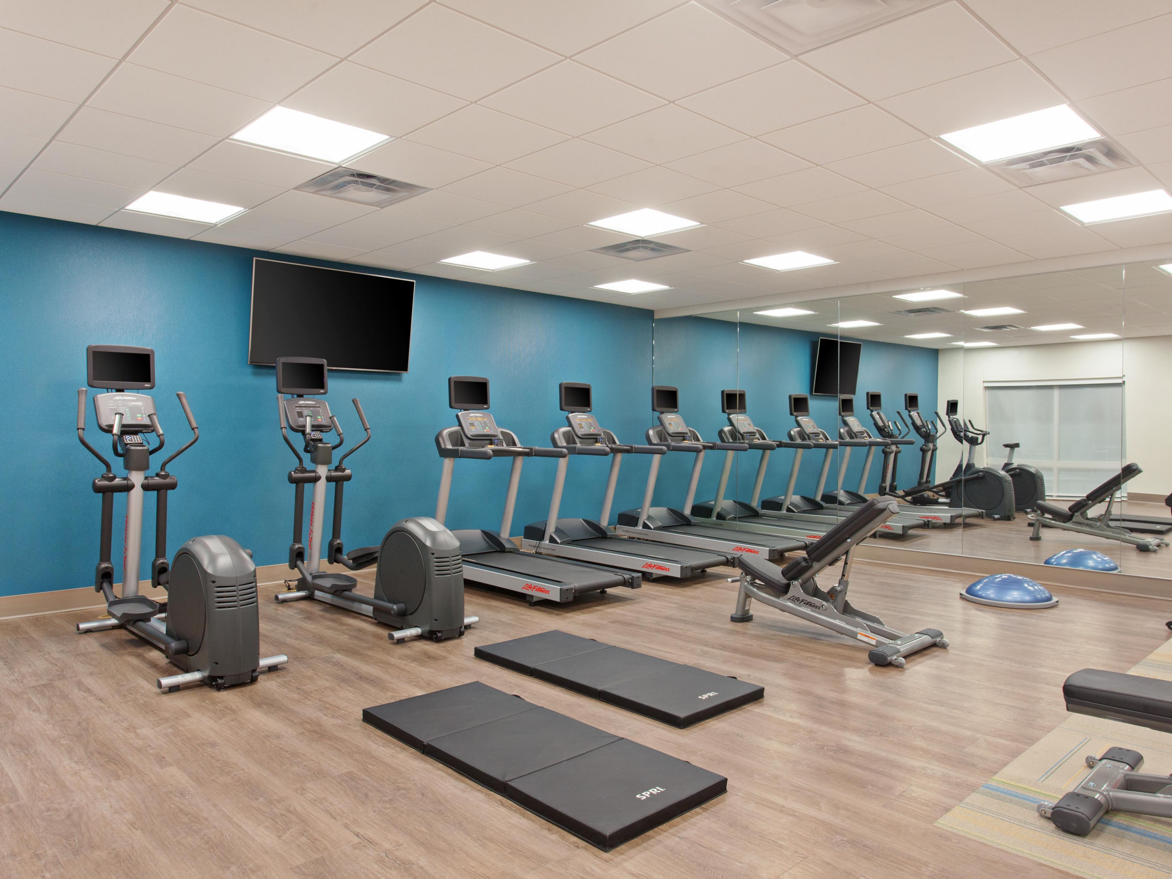 Your workout routine doesn't need to be put on hold. We have a state of the art Fitness Center available for all guests. Feel like you need more? We also have access to the South Athletic Club for any additional needs!