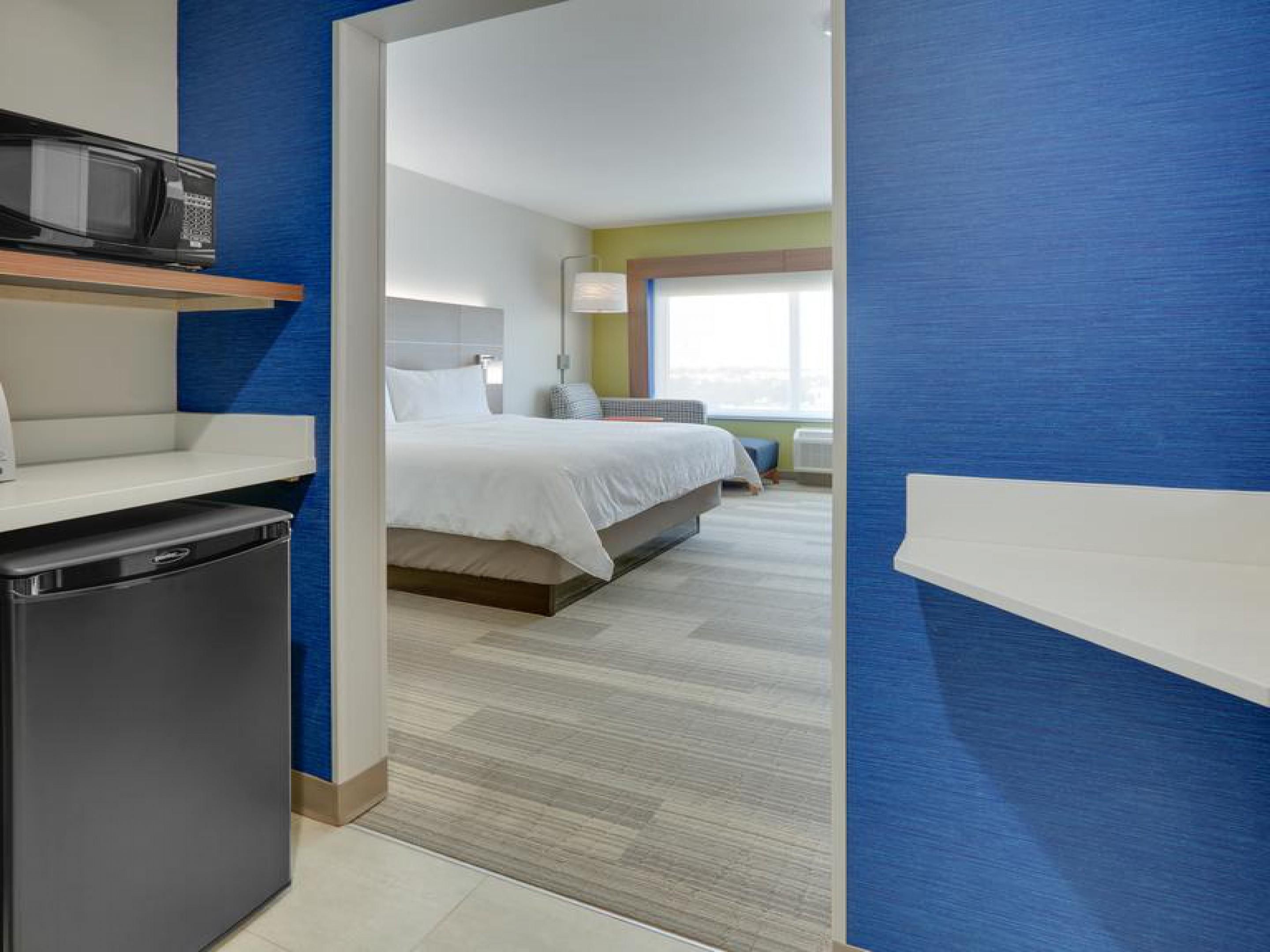 Microwave, Fridge & Coffee Standard