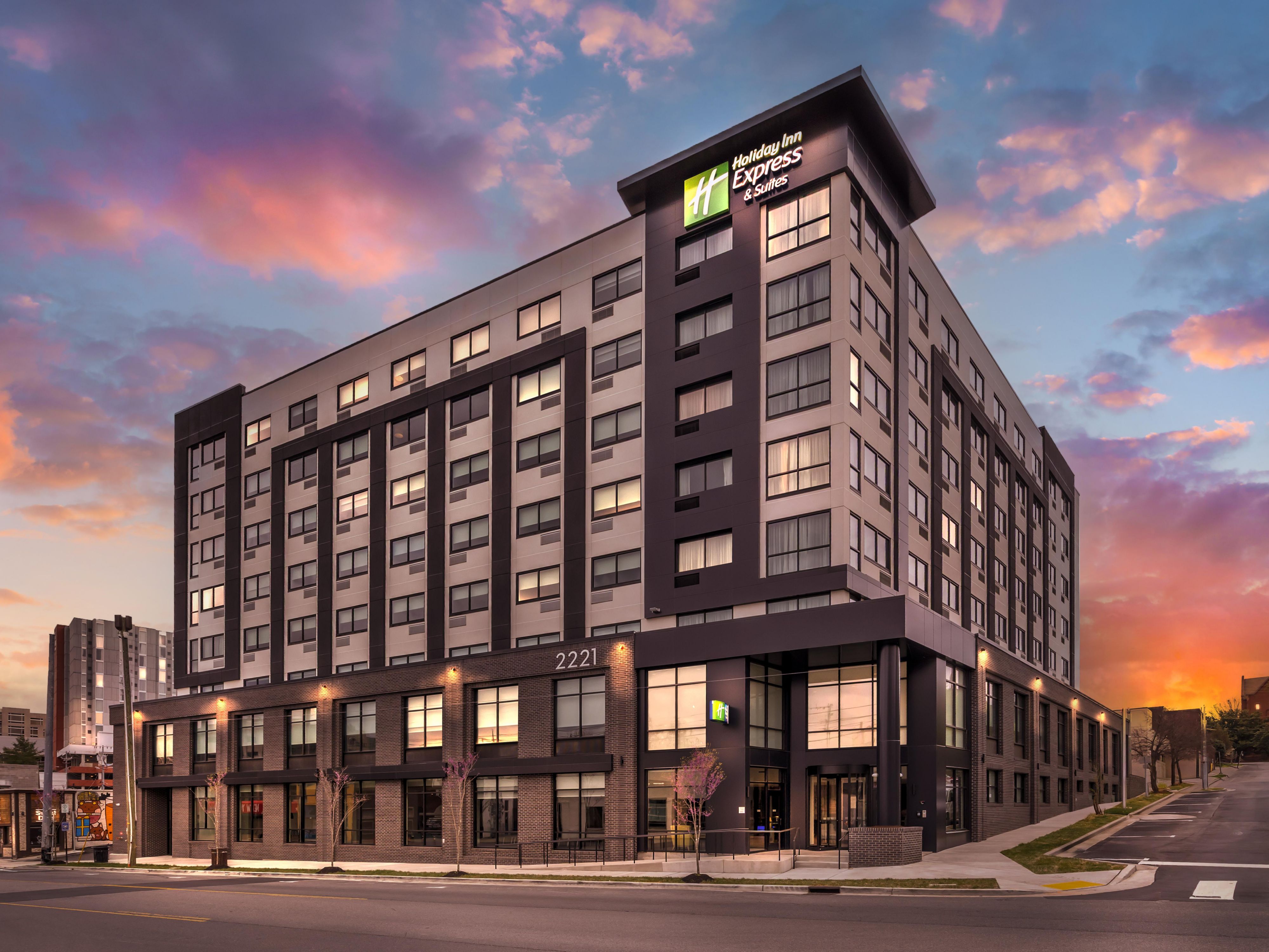 Just steps from our hotel is Vanderbilt University, a prestigious private research university renowned for its vibrant campus and community in the heart of Nashville. Whether you're interested in its history, renowned programs, or simply want to explore the lush grounds, our hotel provides the perfect base for your Vanderbilt adventure.