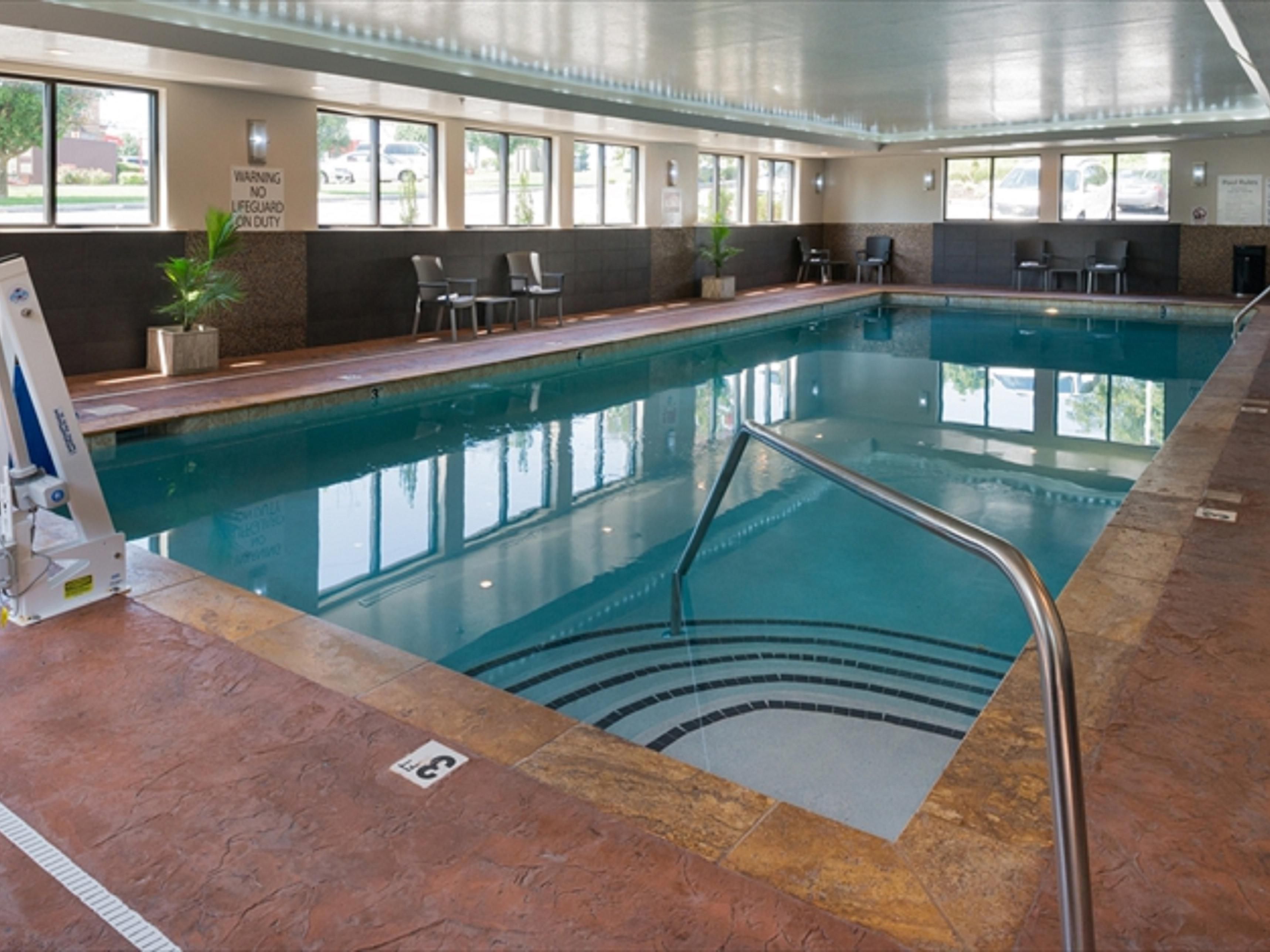 Come and enjoy our heated indoor pool! Open from 9am to 10pm.