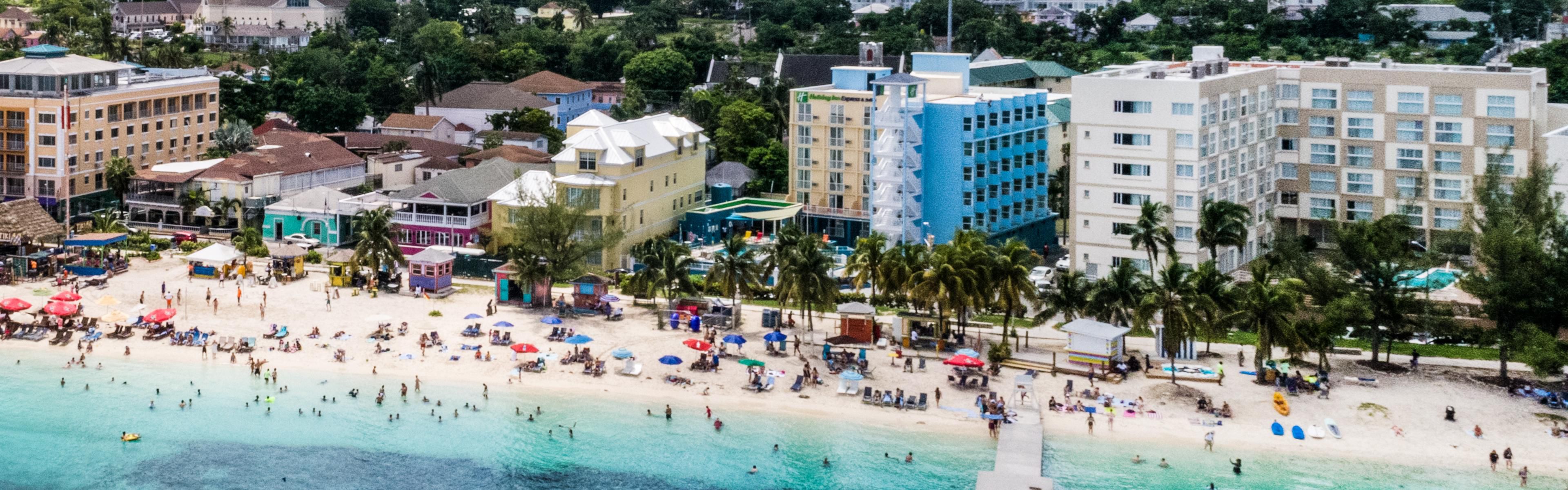 The Junkanoo Beach opposite the Hotel 