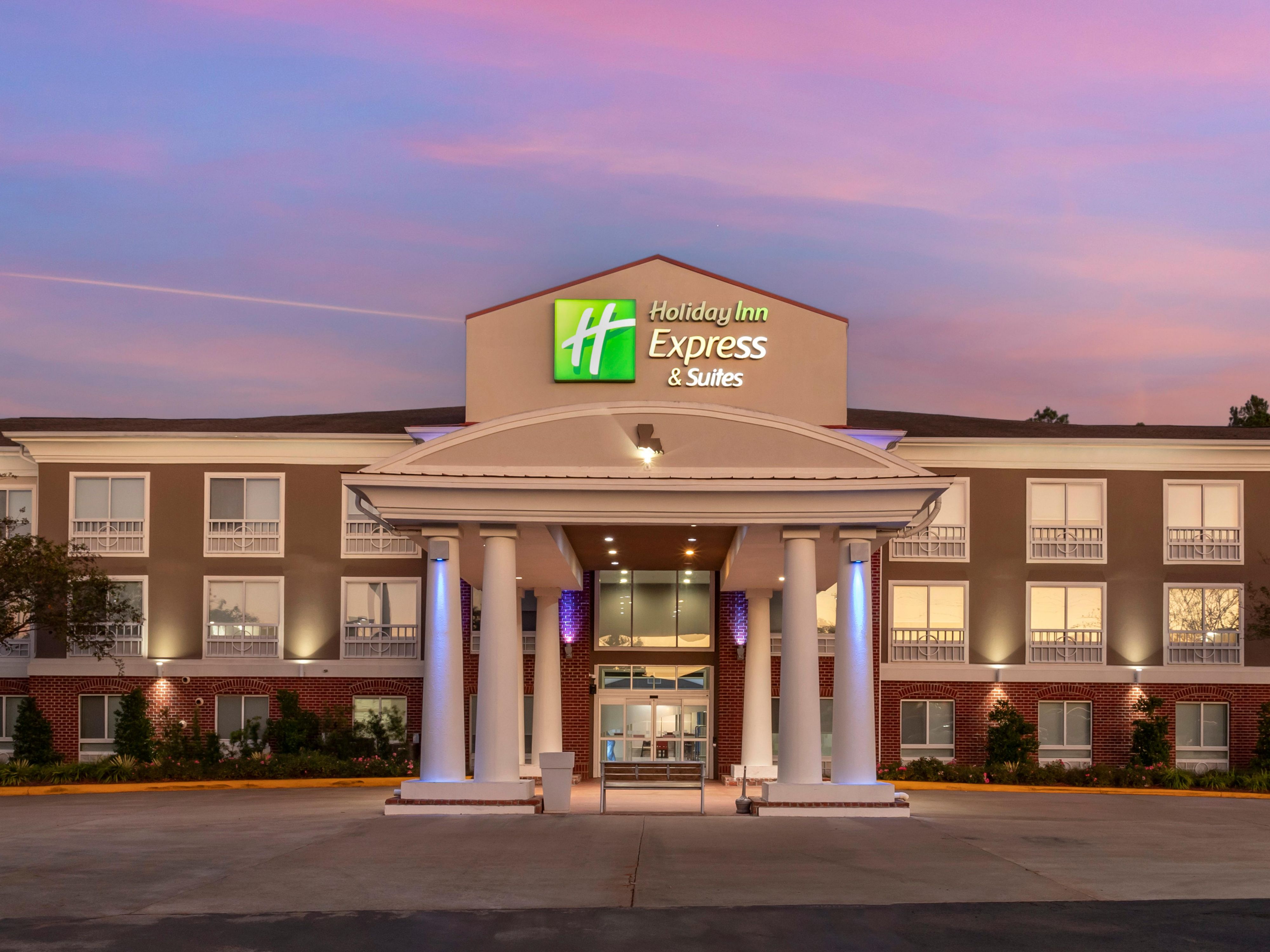 Welcome to the Holiday Inn Express Natchitoches