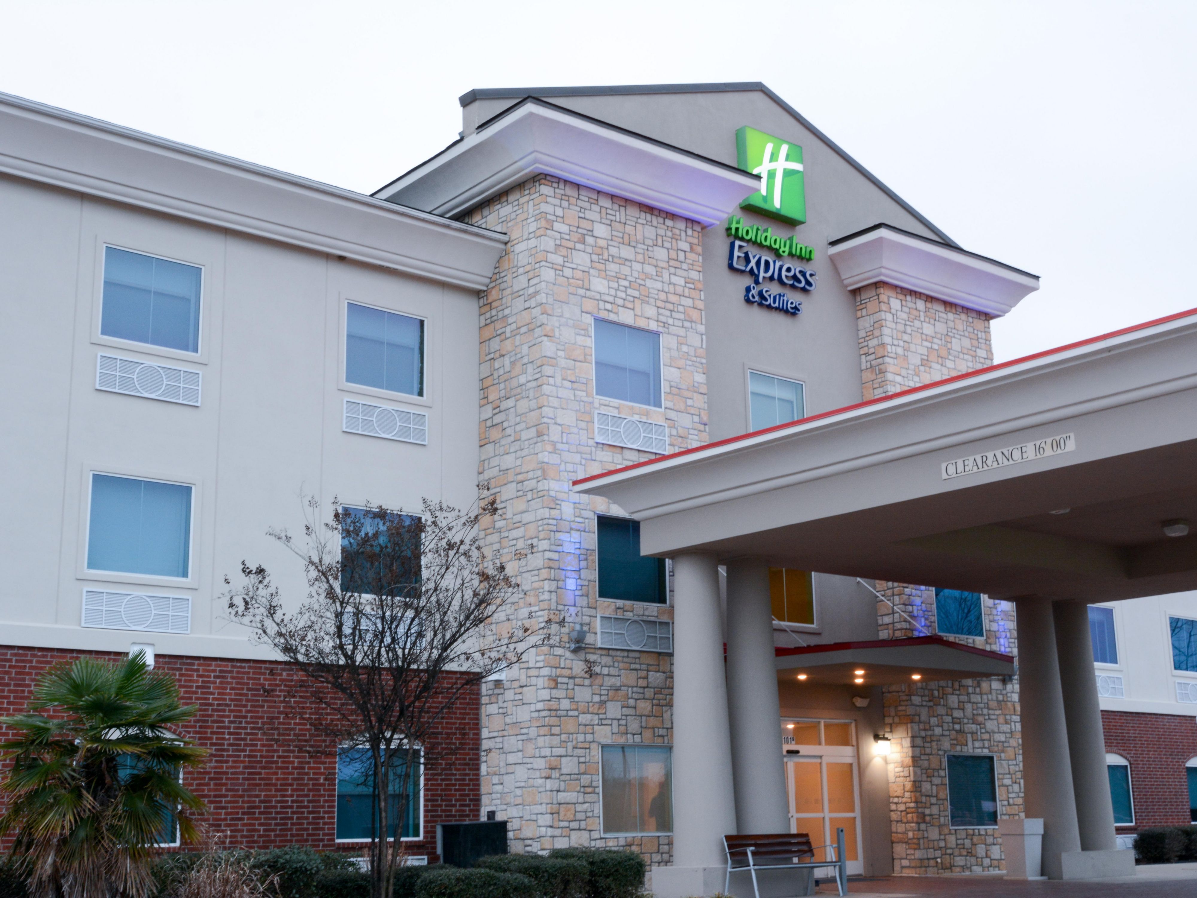 Holiday Inn Express New Boston