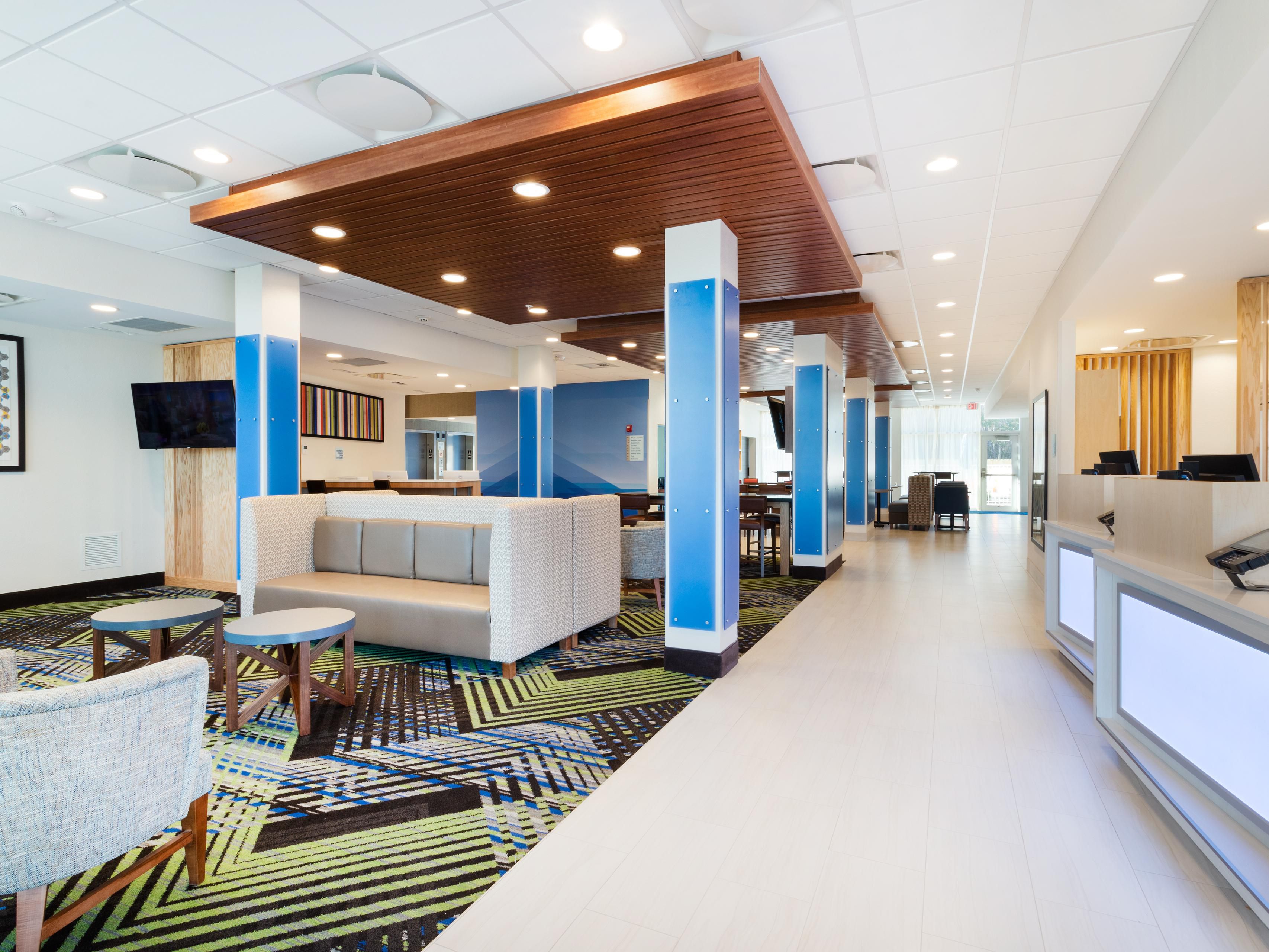 Enjoy a complimentary hot breakfast, free Wi-Fi and Free Parking. We are located within an easy drive to Destin and Fort Walton Beach area beaches and we are the perfect location for leisure travel. Let us know what we can do to make your stay wonderful.