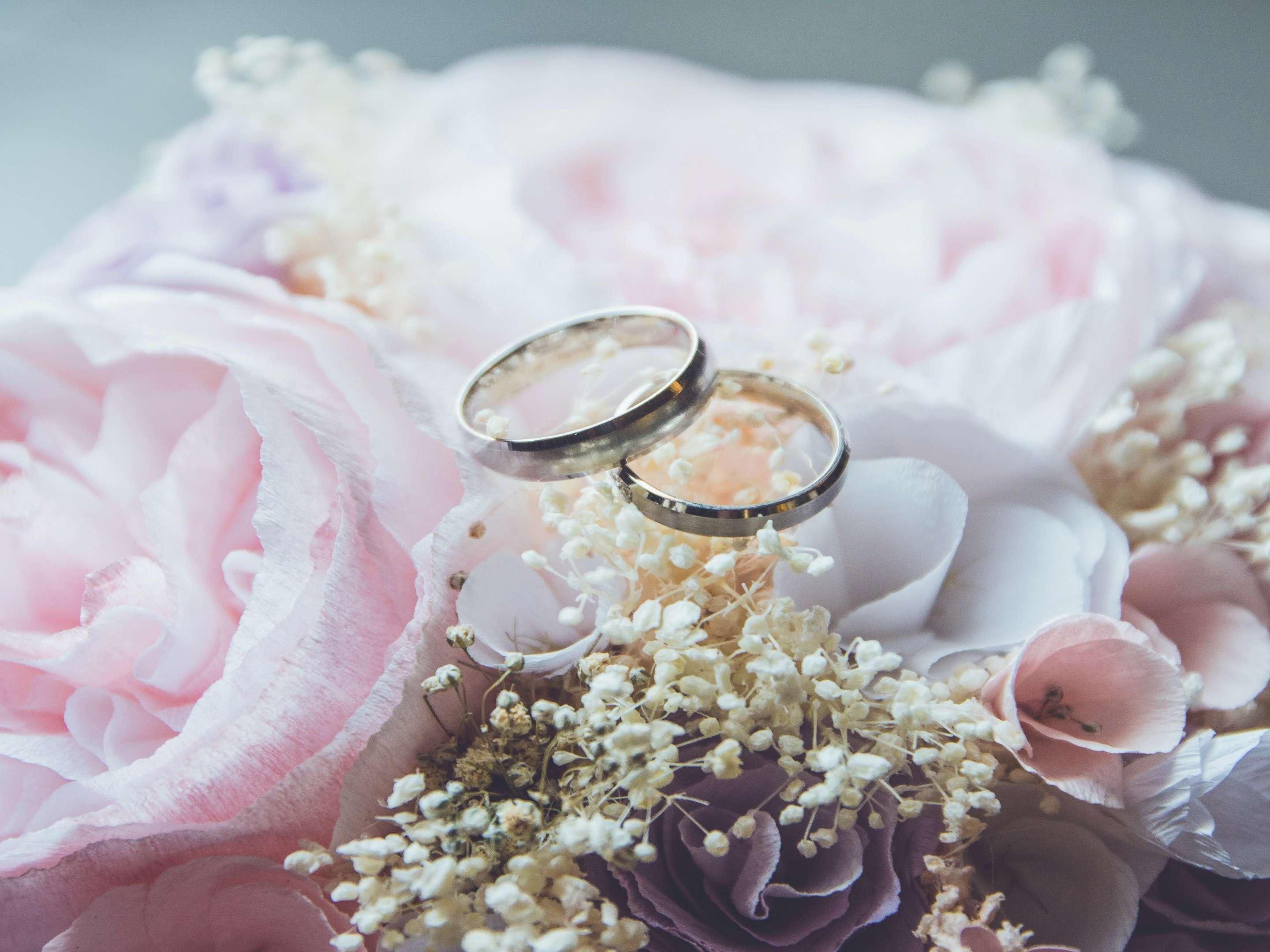 We specialize in wedding groups and are near The Vineyards at Pine Lake, The Lake Club, Avion on the Water and Drake's Landing.