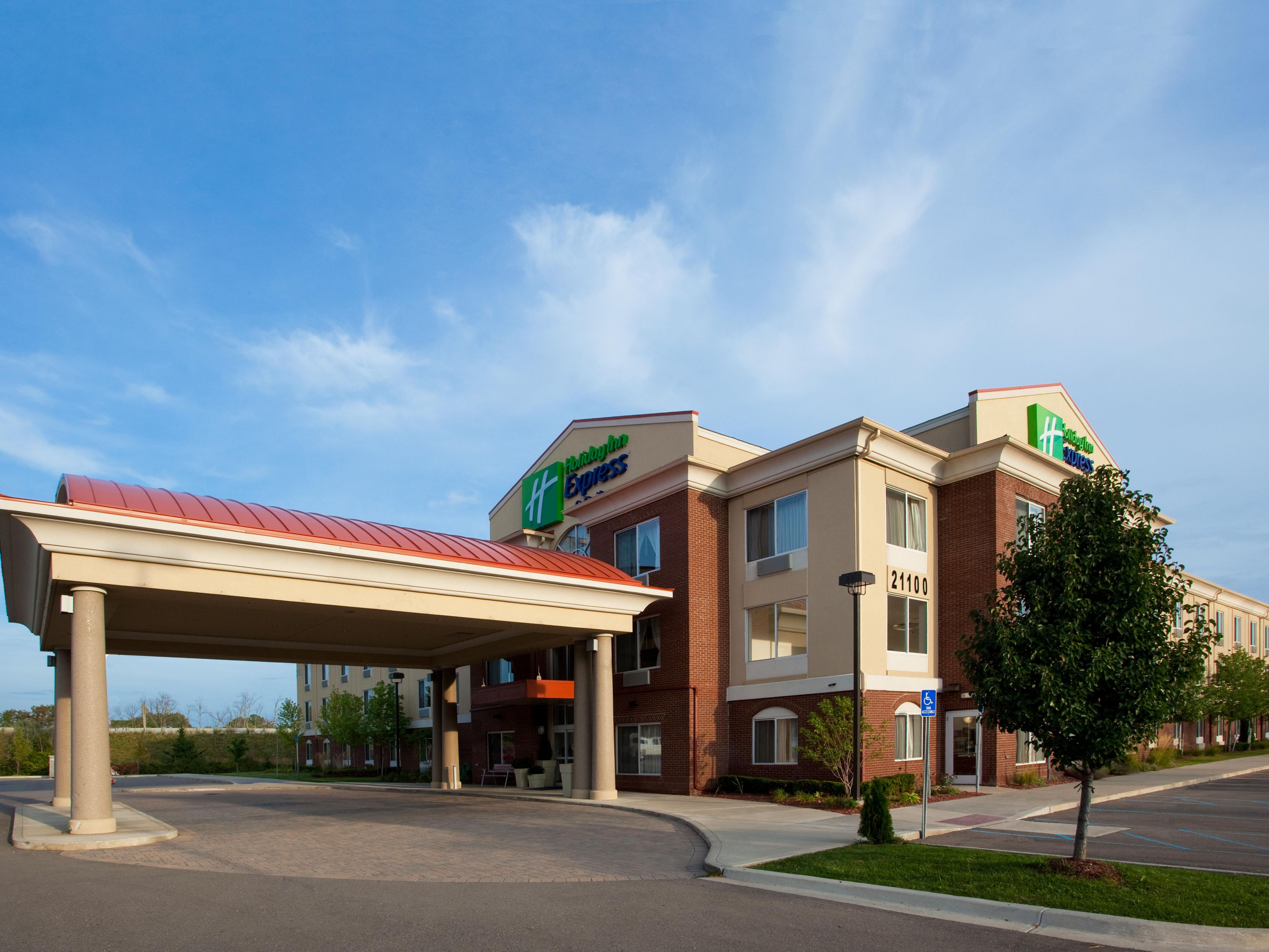 Our hotel is situated near Oakland County International Airport and Detroit Metropolitan Airport (DTW) and is the perfect home base for exploring Detroit. Just minutes from downtown Northville, Maybury State Park, Ford Field, Greenfield Village, The Henry Ford Museum, and the Detroit Zoo, we are your gateway to the best of Detroit!
