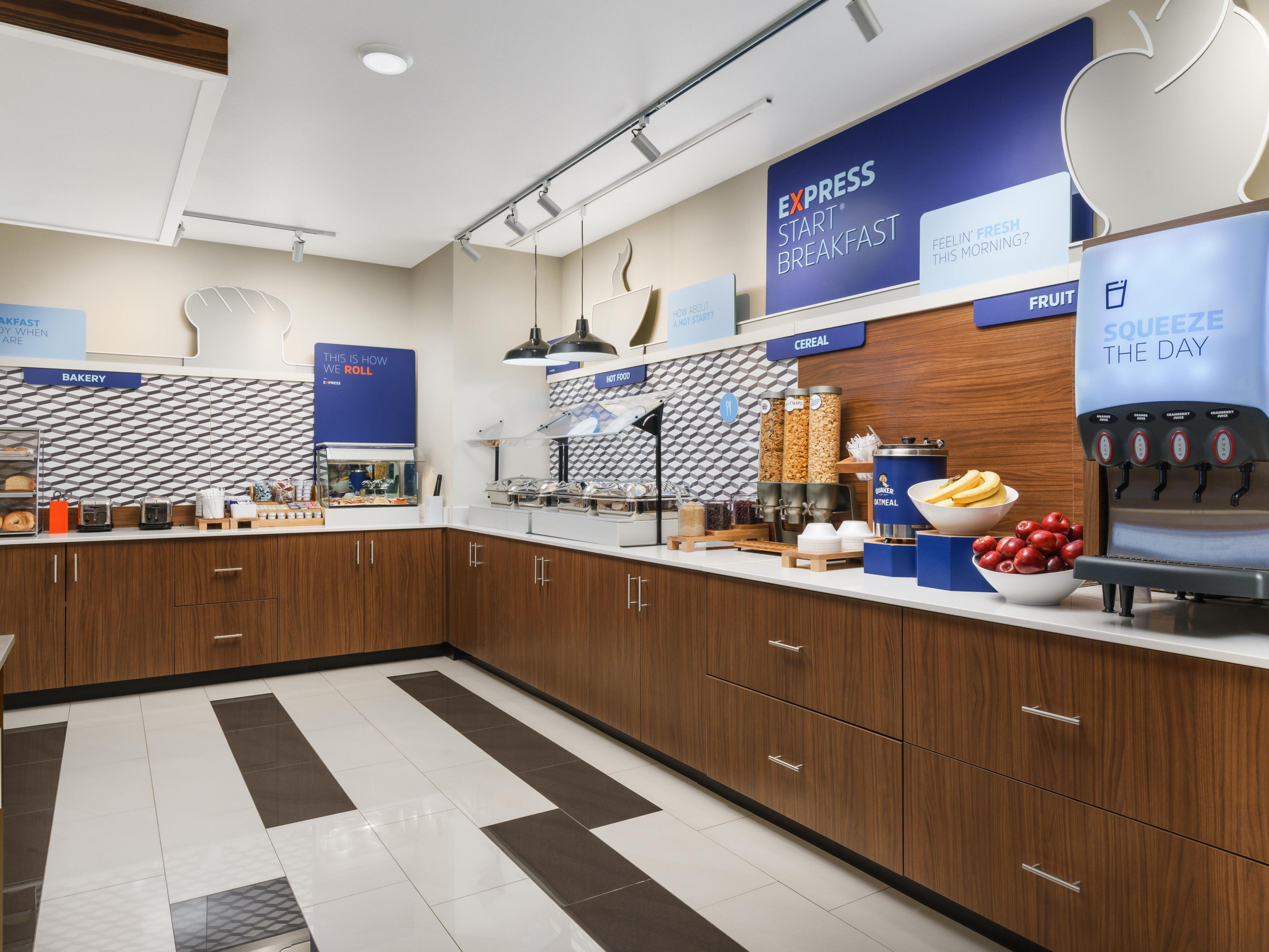 Fuel your day of High Sierra exploration with our signature hot and fresh cinnamon rolls, hearty eggs, and our famous pancake machine, complimentary with your stay. A perfect start before entering Yosemite.