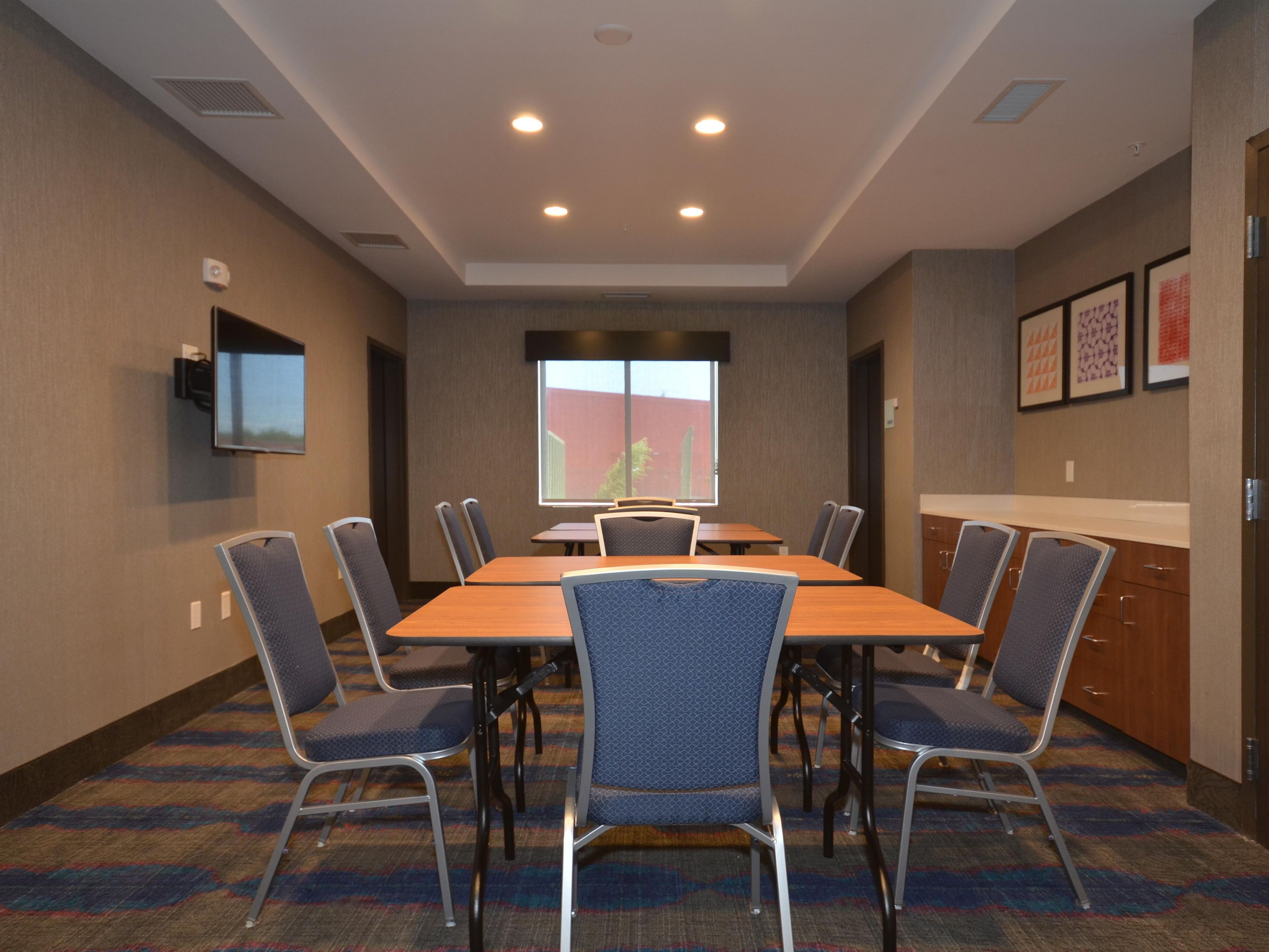 Experience the exceptional comfort and style of our award-winning hotel design featuring modern, vibrant décor and thoughtfully designed spaces that cater to both business and leisure travelers. From our inviting public areas to our well-appointed guest rooms, every detail has been crafted to ensure a memorable and enjoyable stay.