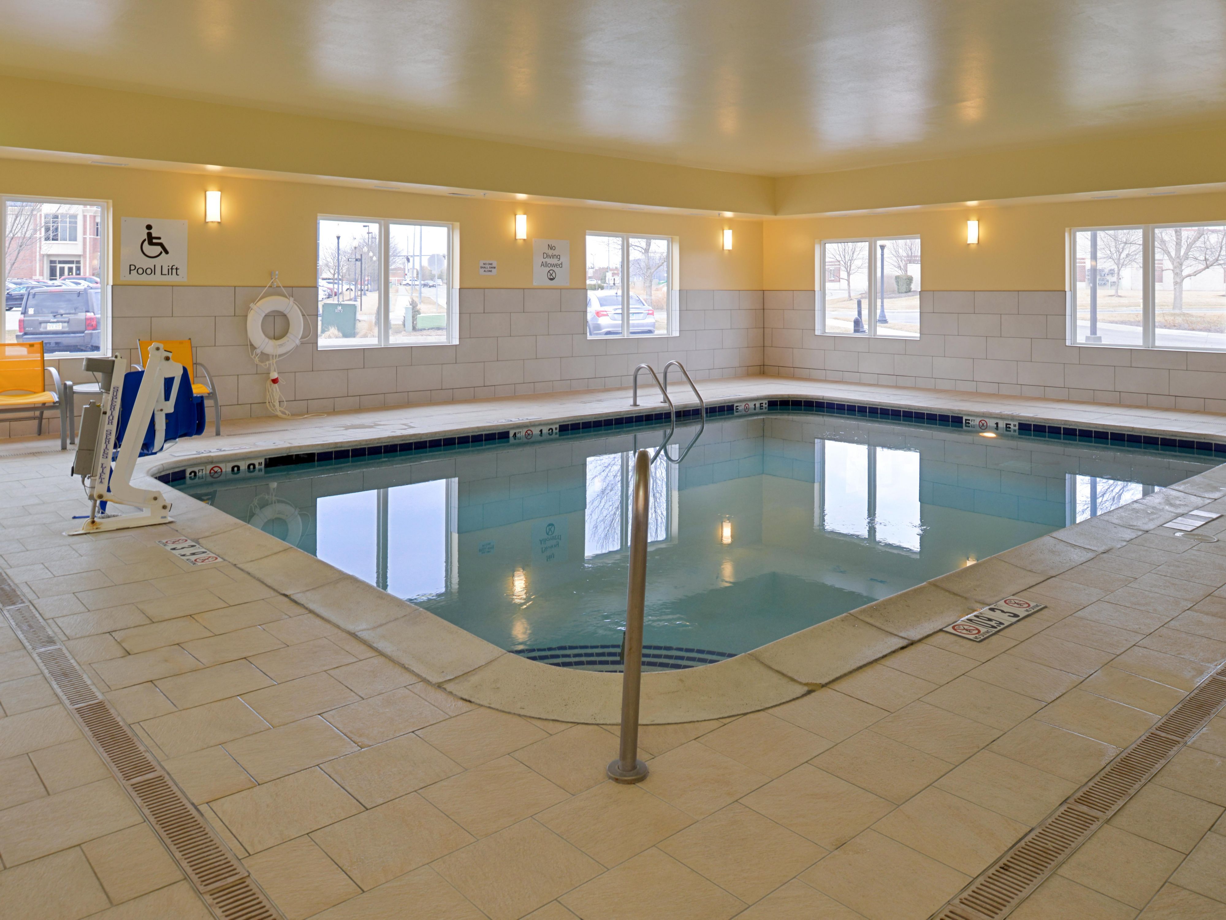 Swimming Pool close to NCAA College World Series