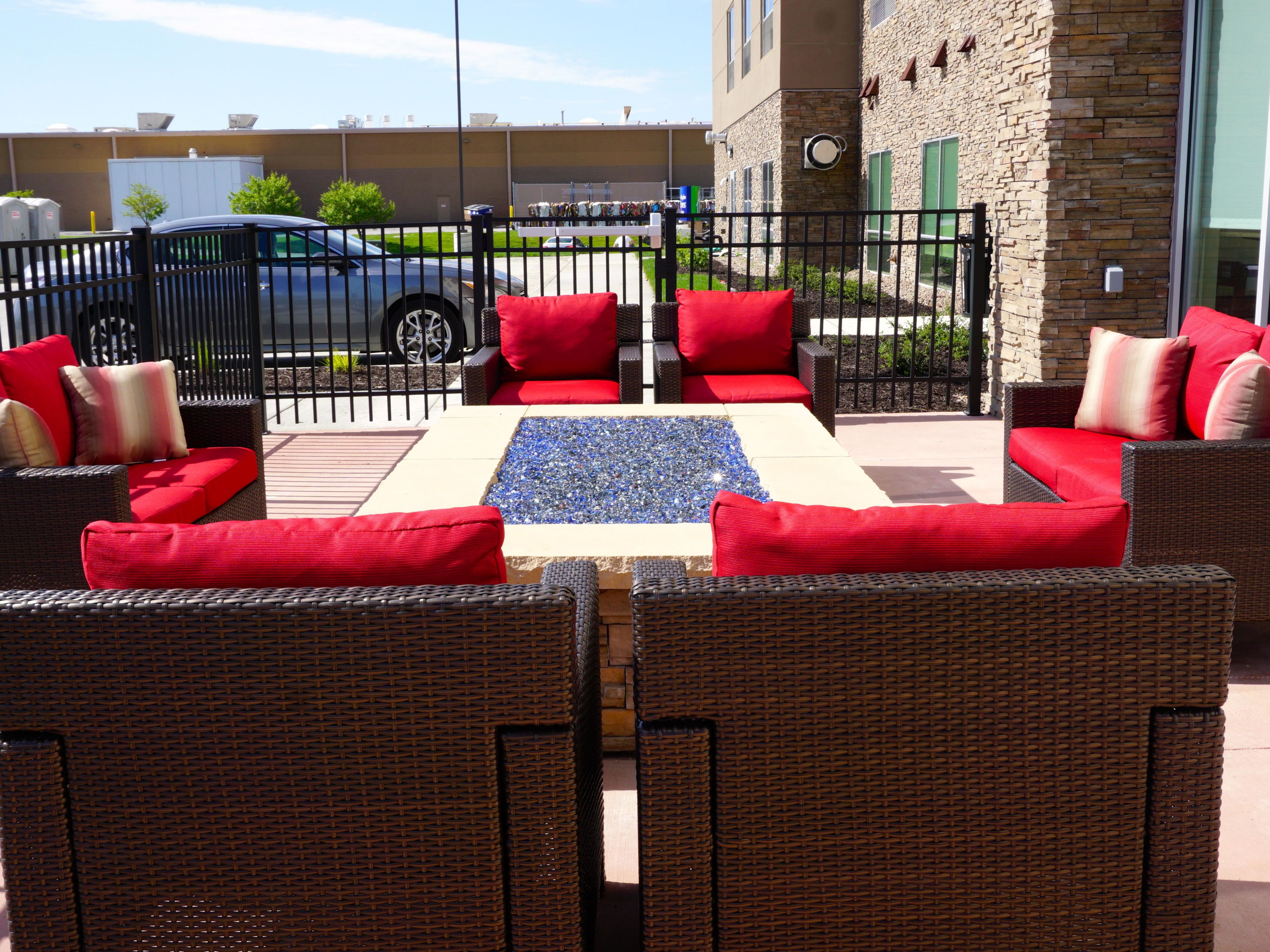 Wanting to unwind after a long day? Enjoy our comfy outdoor seating space. Breathe in some fresh air snuggle up to the warmth from our firepit for those more chilly evenings.