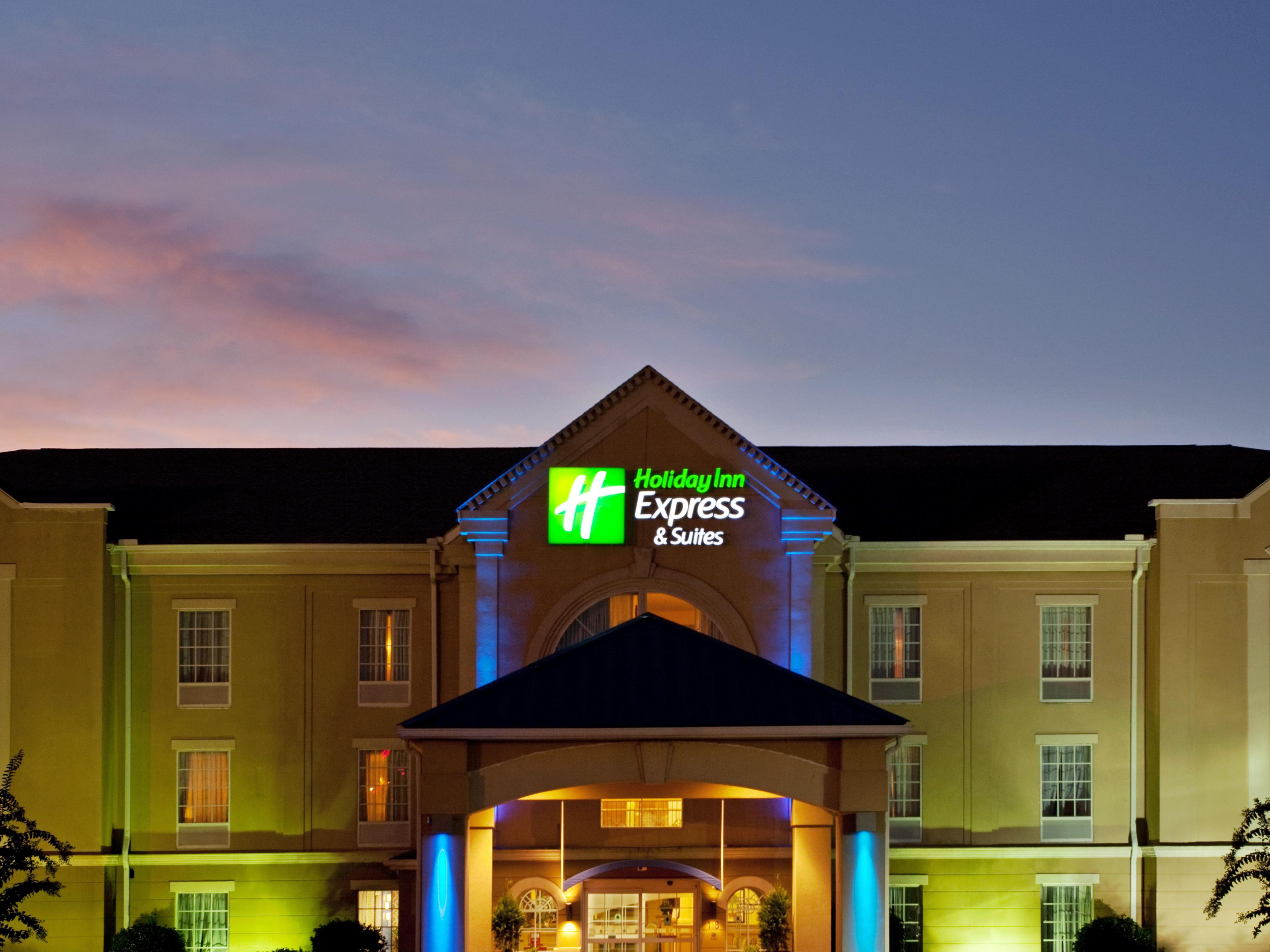 Open daily from 12:00 PM to 9:00 PM, our outdoor pool is the perfect place for relaxation and recreation. Whether you're starting your morning with invigorating laps or enjoying a relaxing evening by the water, our pool area offers a great spot to soak up the South Carolina sunshine.