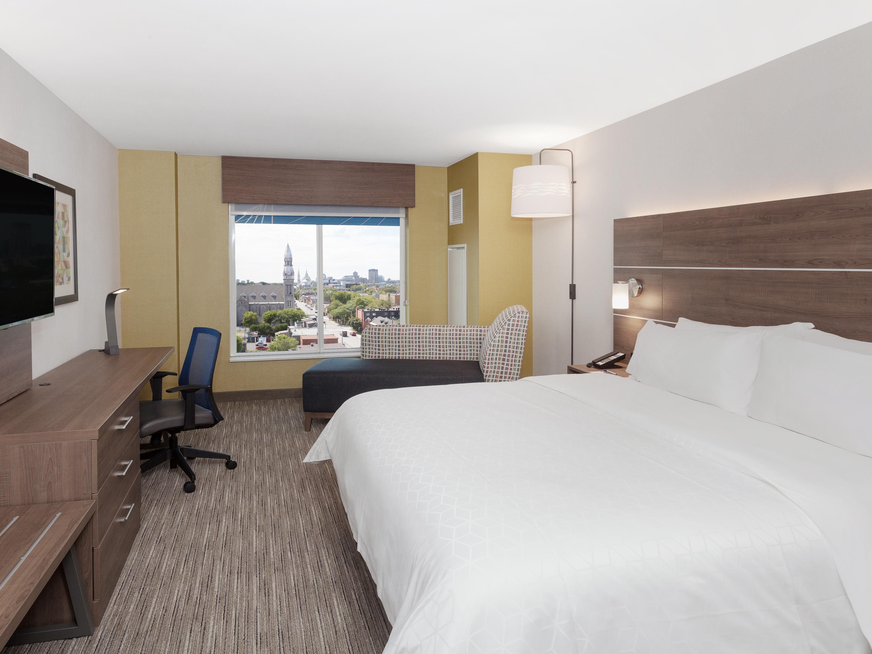 Enjoy all the essentials you need to make your stay productive, including fast, free Wi-Fi and plentiful charging stations. Book now.