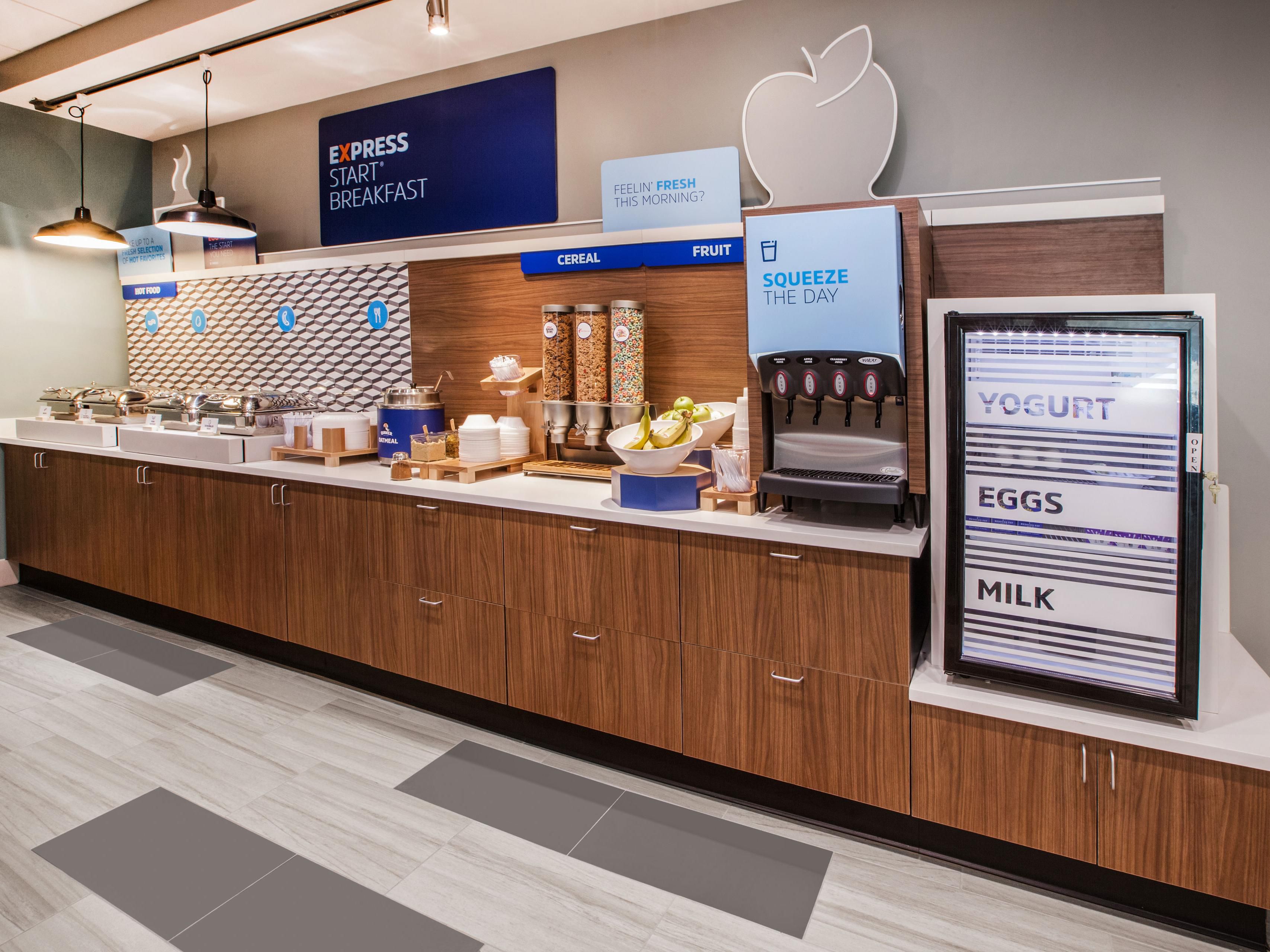 Savour a hot breakfast every morning when you stay at our Ottawa, Canada hotel. From our famously gooey cinnamon rolls to make-them-yourself pancakes, fresh fruit, OJ, milk, and yogurt, we’ve got it all. Fluffy omelets? Check. Juicy breakfast meats? Double check. Piping-hot coffee? Triple check. Join us for breakfast every morning, free of charge!