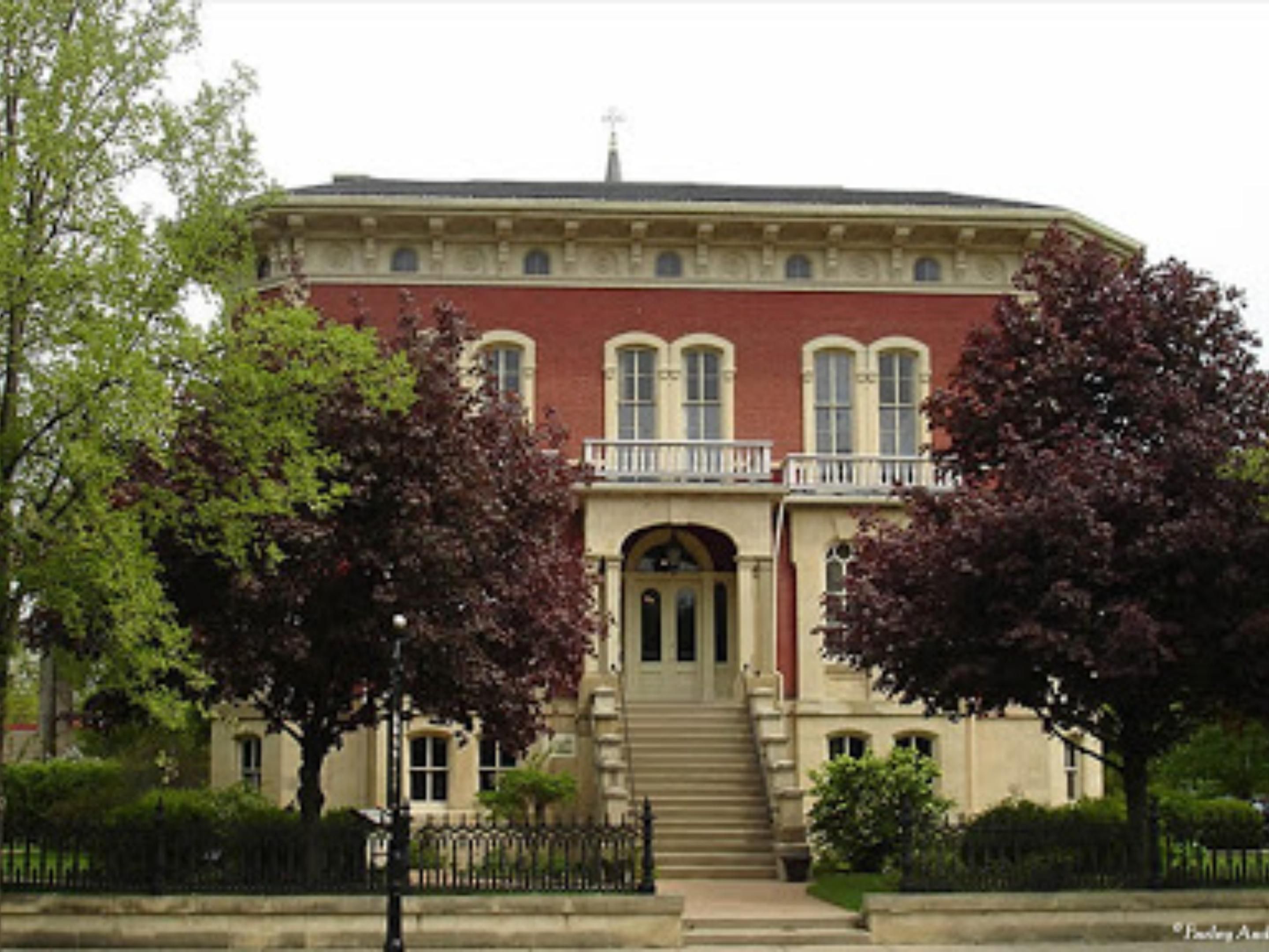 Take a step back into the 19th century and visit the Reddick Mansion! Historically important and architecturally unique, the Reddick Mansion anchors Washington Square, the site of the first Lincoln-Douglas Debate. Built in 1855, this lovely 22-room Italianate mansion was possibly the most expensive and ornate private home built in Illinois.