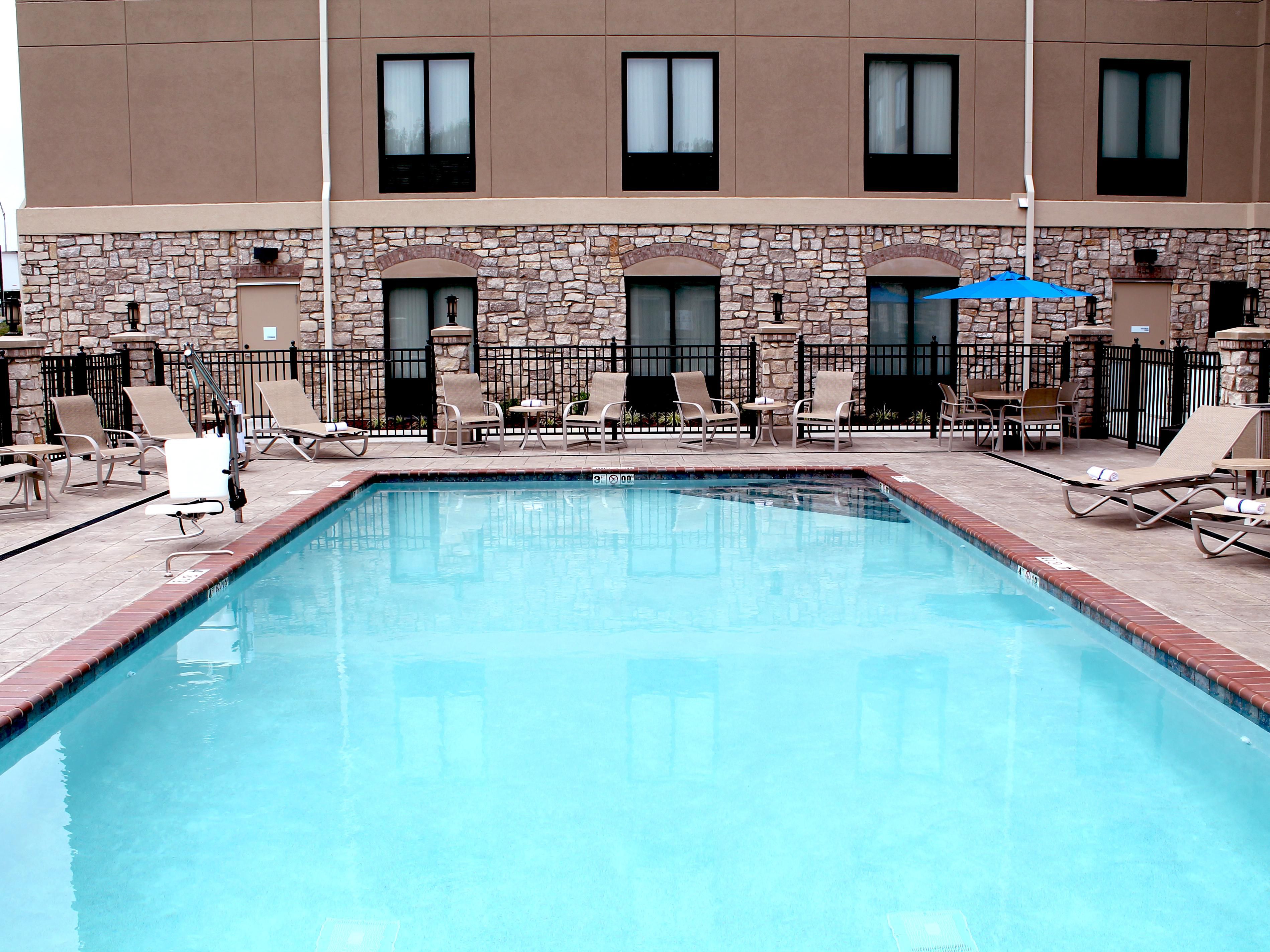 Seasonal Outdoor Swimming Pool