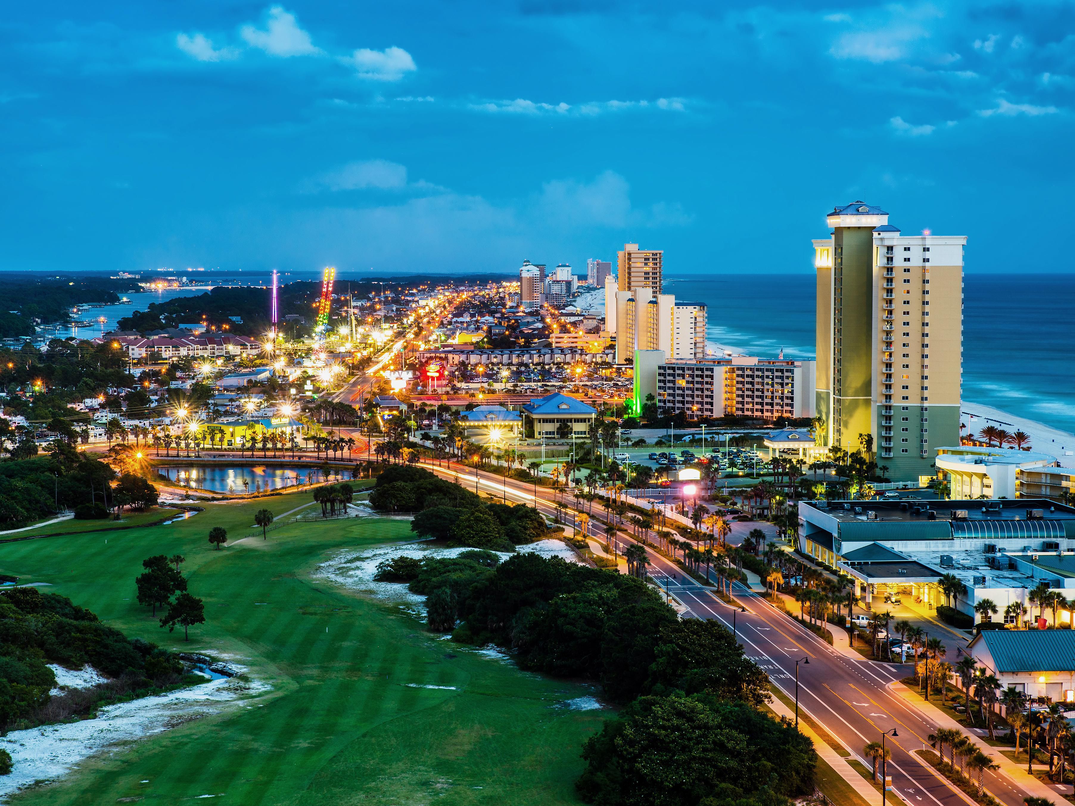 Our prime beachfront location promises endless adventure and relaxation with easy access to fun attractions. Explore Shipwreck Island Water Park for thrilling waterslides, shop at the famous Pier Park, and get up close with marine life at Gulf World Marine Park. For more excitement, spend a day at Frank Brown Aquatic Park.