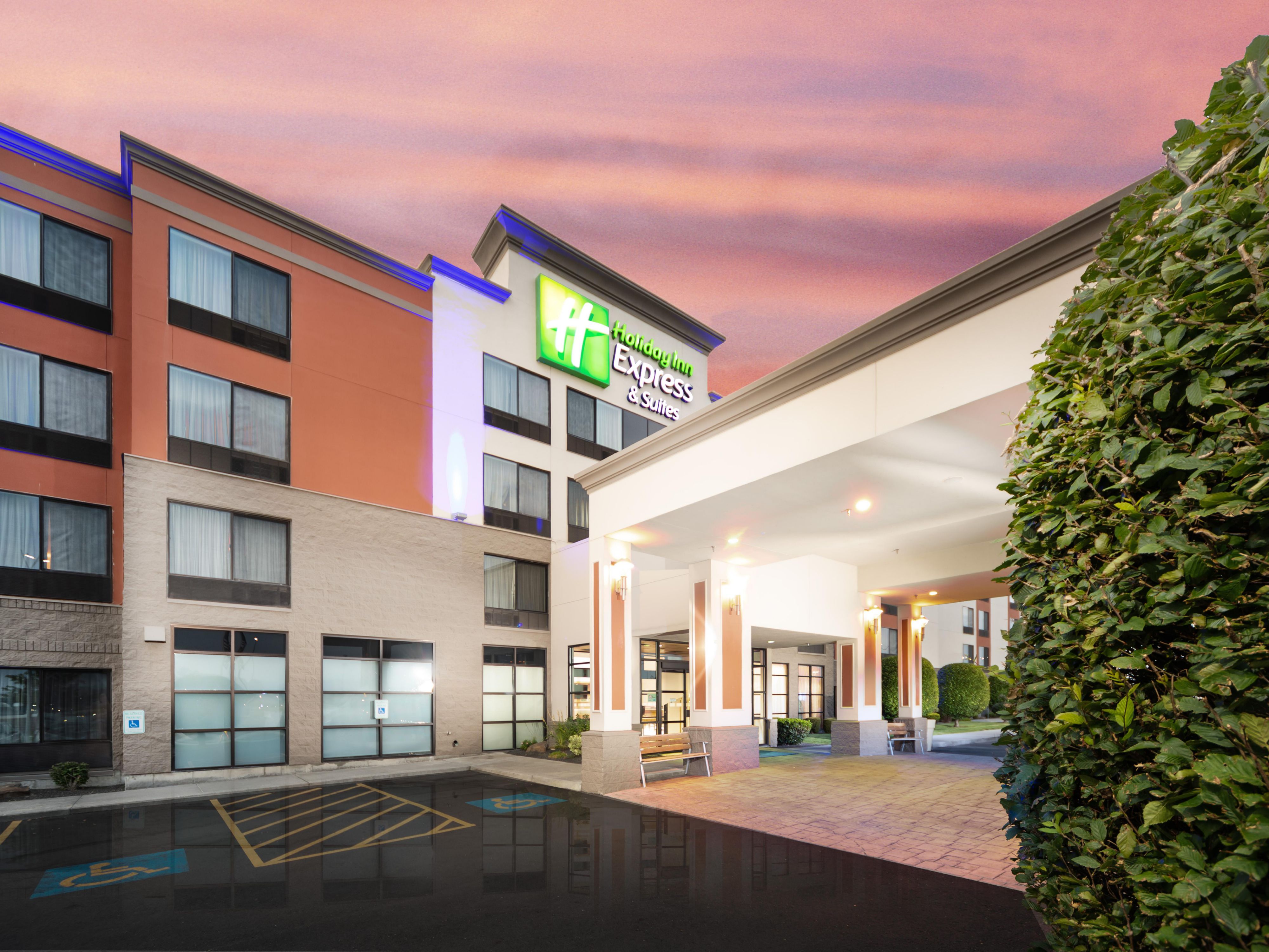 Welcome to the Holiday Inn Express Hotel & Suites Pasco/Tri-Cities