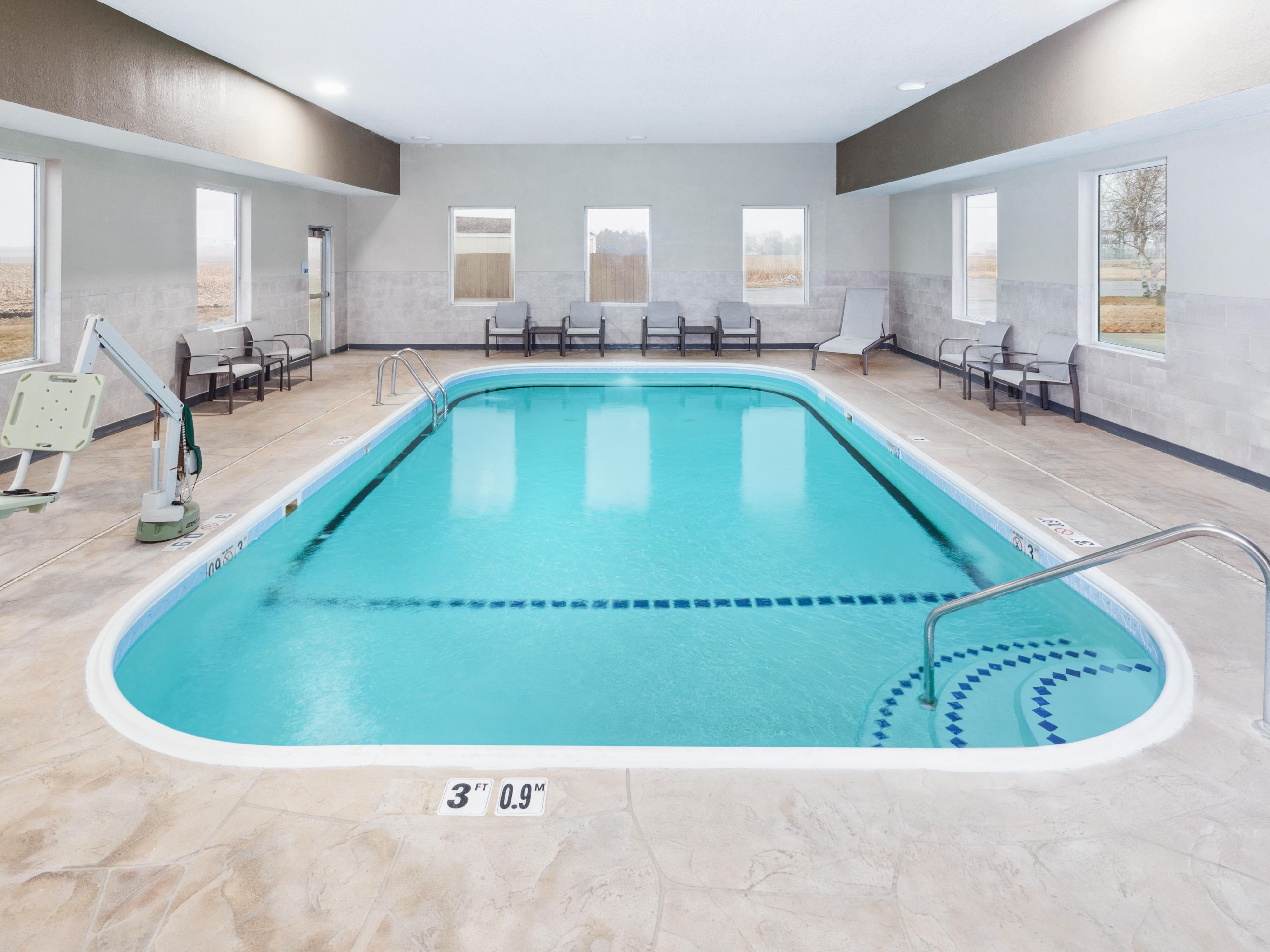 Take a refreshing dip in our indoor swimming pool, open daily from 5:00 AM to 12:00 AM. Whether you prefer invigorating laps in the morning, a mid-afternoon splash, or a leisurely evening swim, our pool is the perfect place for relaxation and recreation.