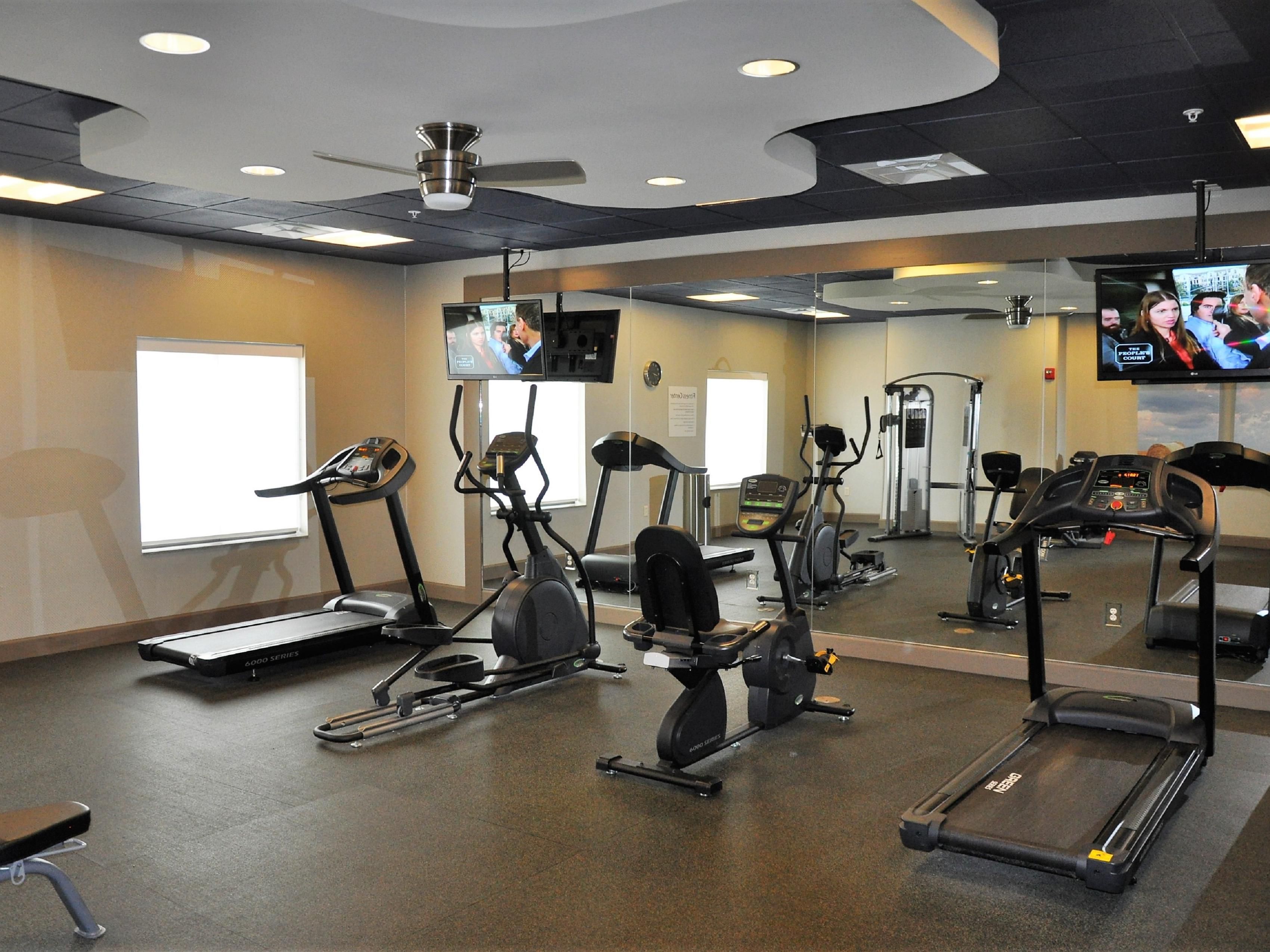 Keep up with your fitness routine in our fitness center, open 24/7 to ensure you never miss a workout. Break a sweat on our treadmills and stationary bikes or build strength with free weights and resistance equipment. Whether you’re squeezing in a quick morning session or winding down with an evening workout, the fitness center is here for you.