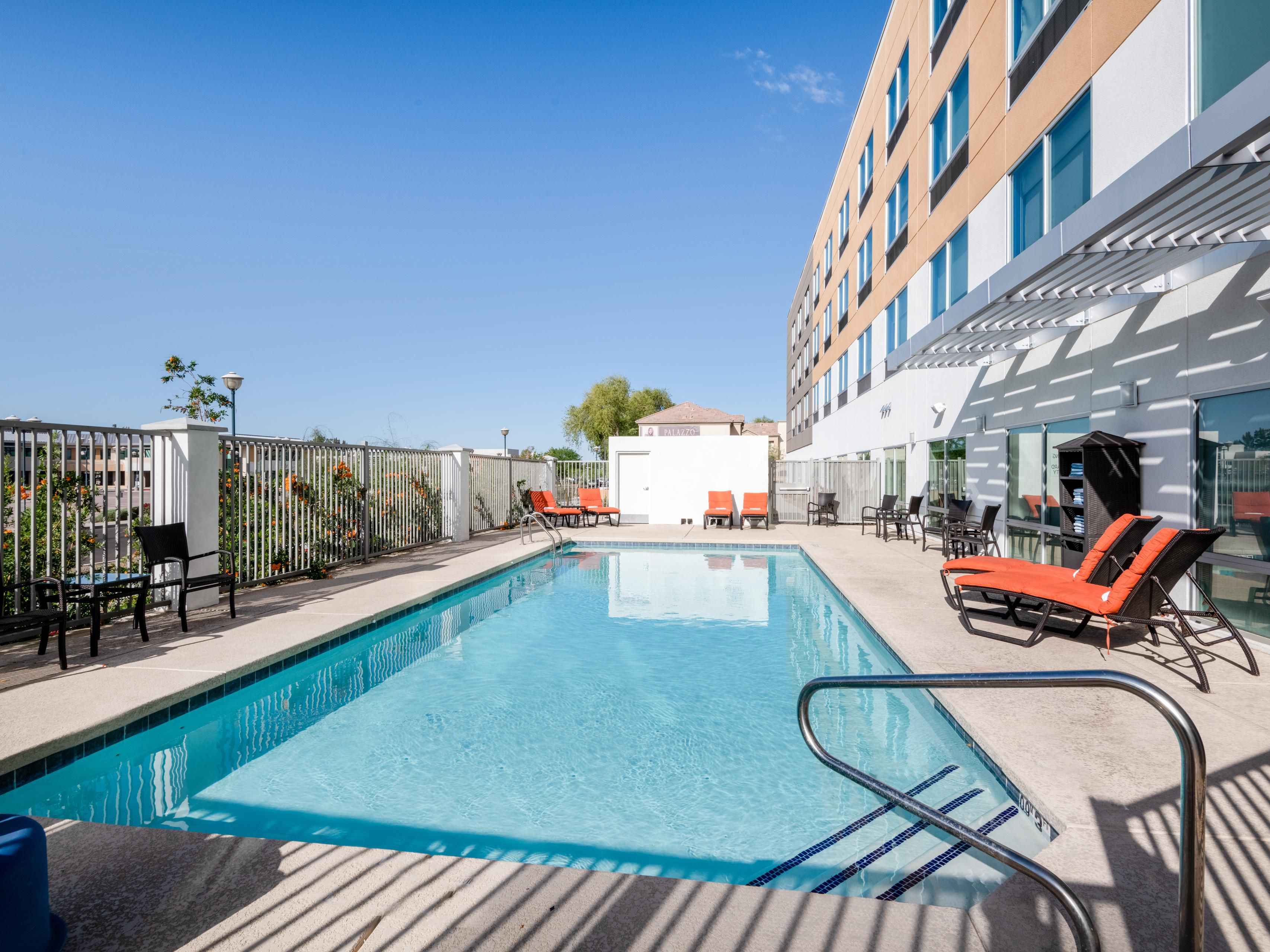 holiday inn express & suites phoenix - airport north