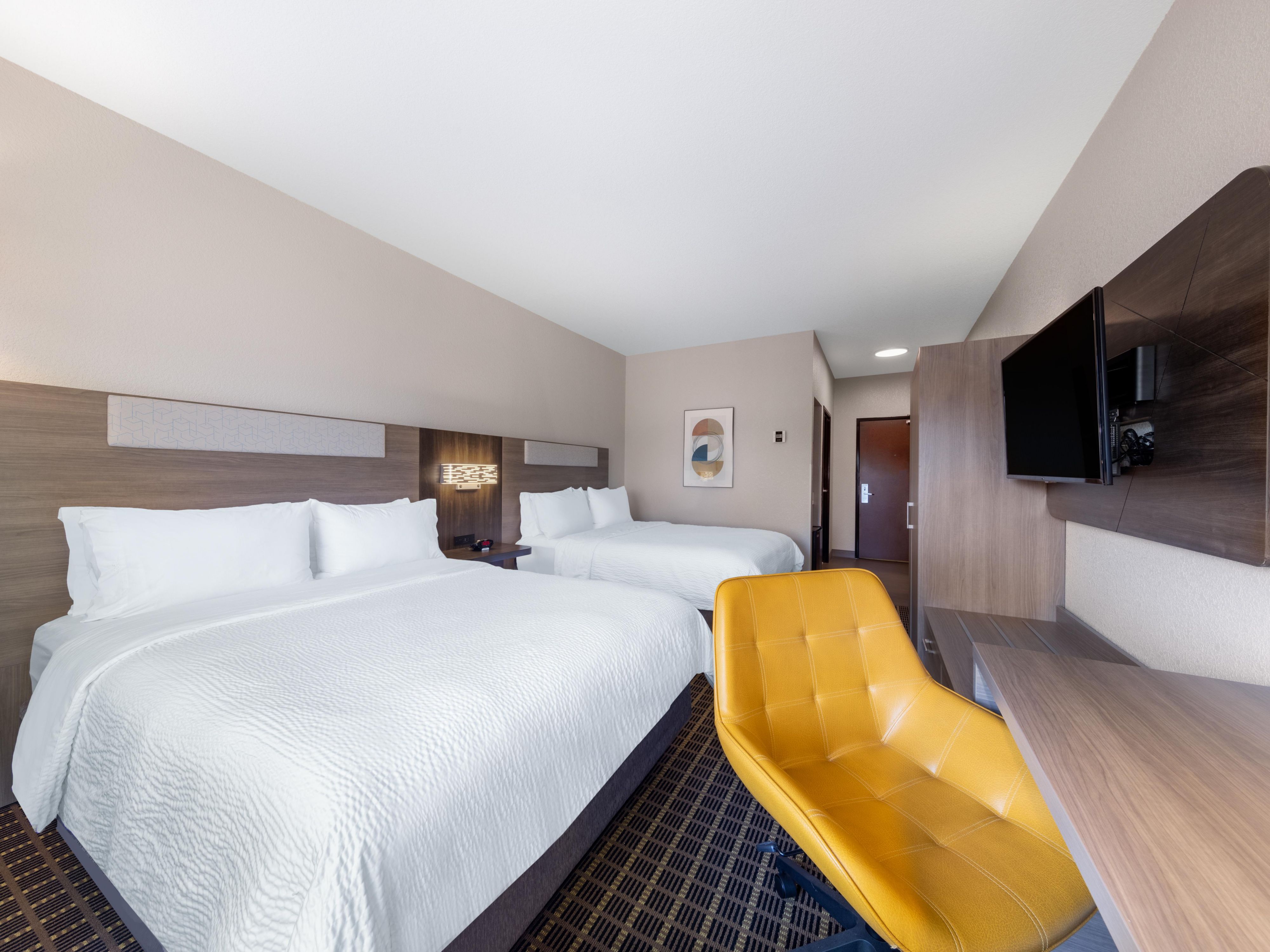 Two queen size beds with room for 4!