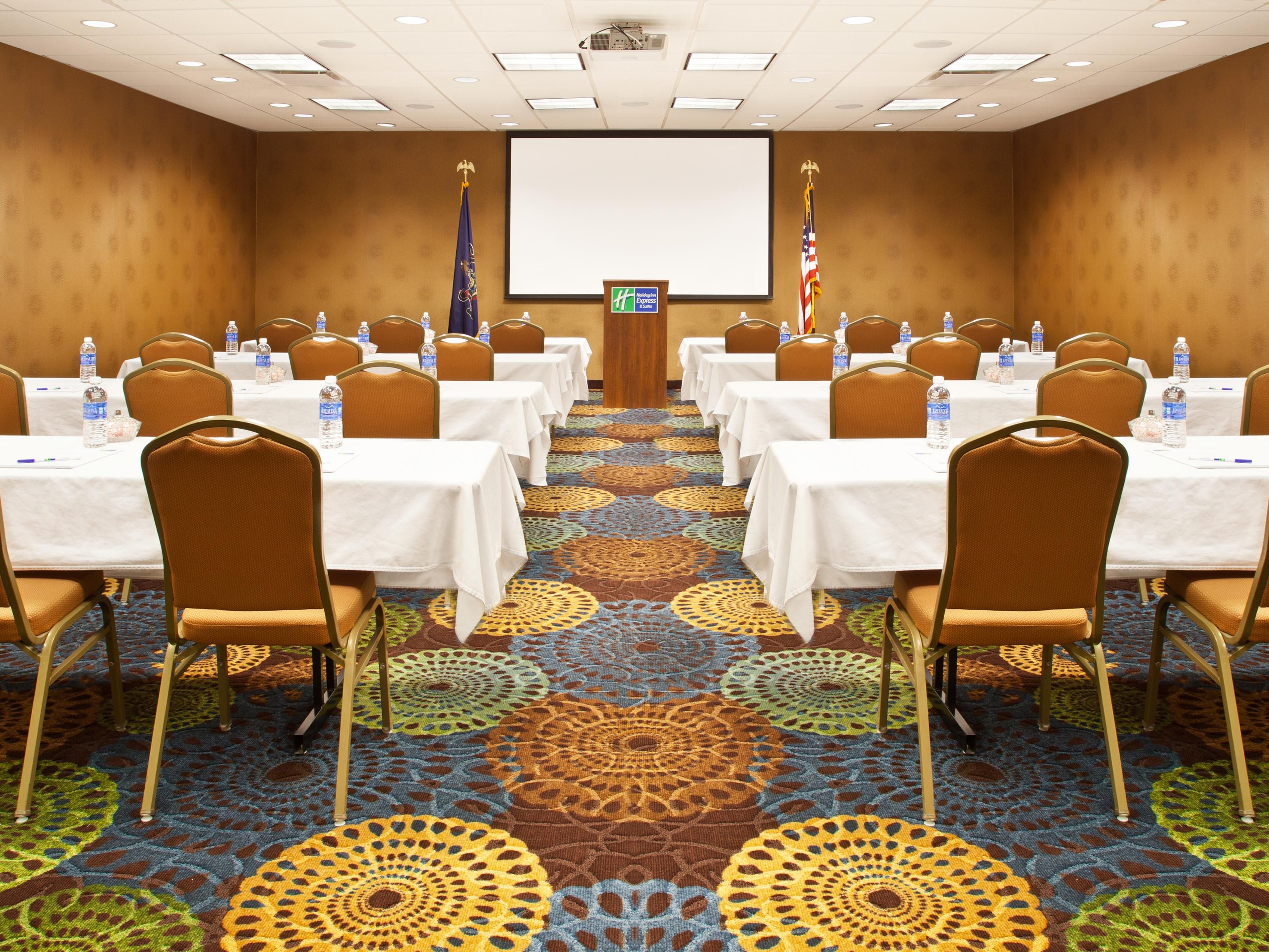 Let the experienced sales team at the Holiday Inn Express Pittsburgh Airport plan your next meeting and reserve your block of rooms. Hotel guests receive free breakfast daily, spacious rooms, and flexible event space, your gathering will be a success from start to finish.
