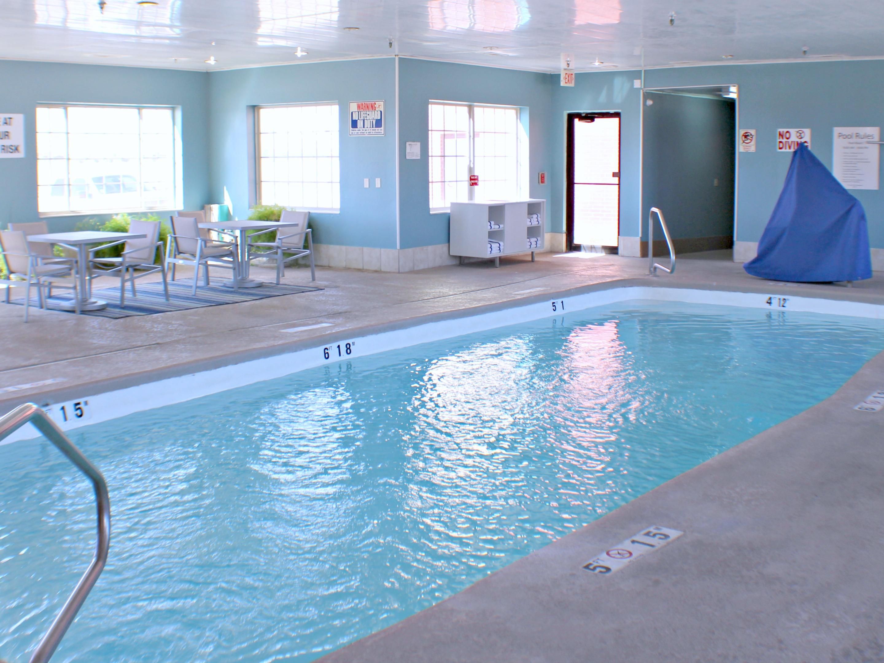 Take a refreshing dip in our inviting indoor pool, open daily from 10:00 AM to 10:00 PM. Perfectly heated for your comfort, it’s the ideal spot to unwind after a day of exploring or to enjoy some family fun. Whether you’re looking to swim a few laps or simply relax poolside, our indoor oasis is ready to make your stay even more enjoyable.