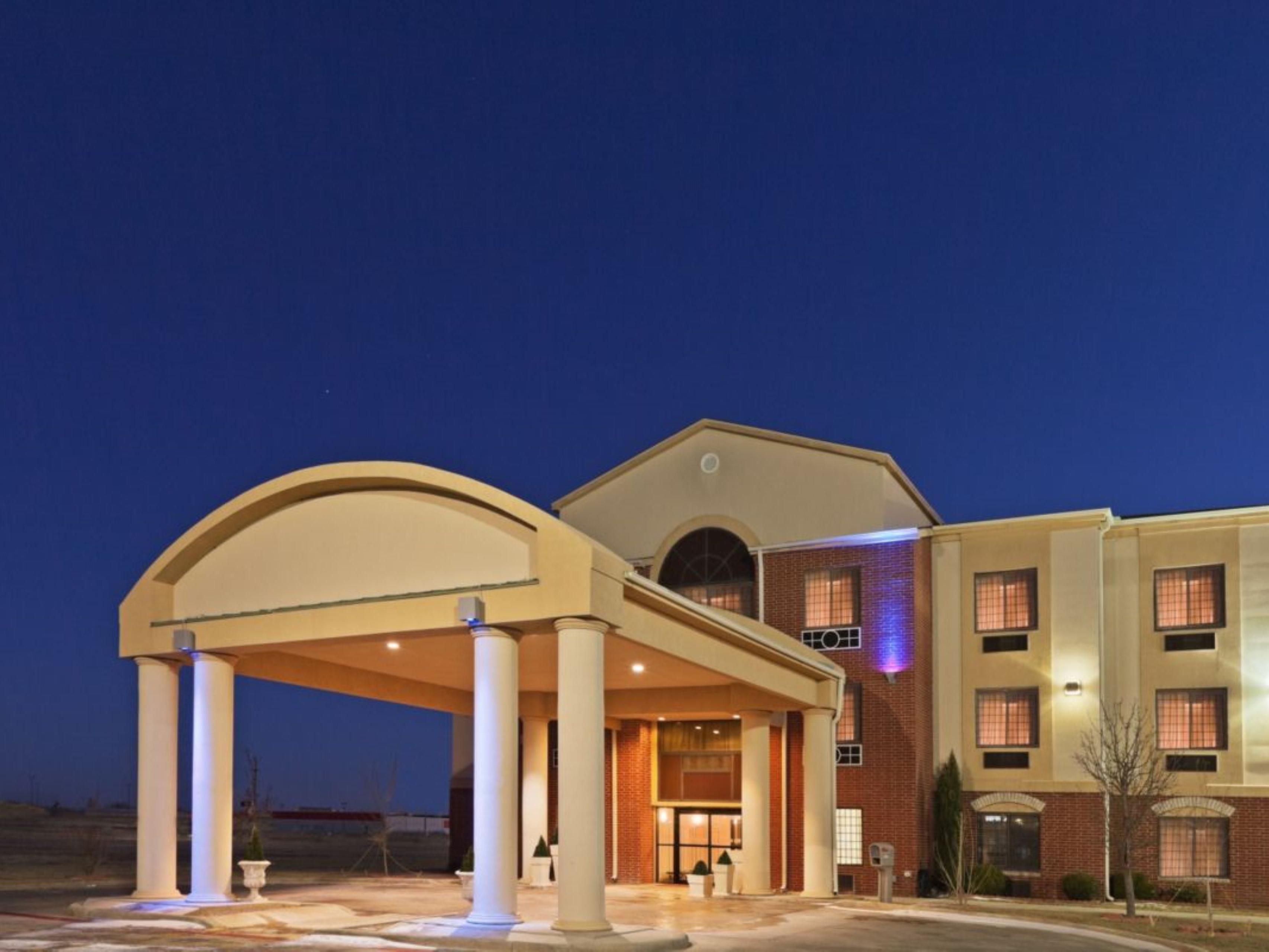 Our hotel boasts a convenient location that puts you just minutes away from key destinations, shopping, and restaurants. Nature lovers will appreciate our proximity to the stunning Palo Duro Canyon, while students and families can easily access Texas Tech University, Wayland Baptist University, and South Plains College.