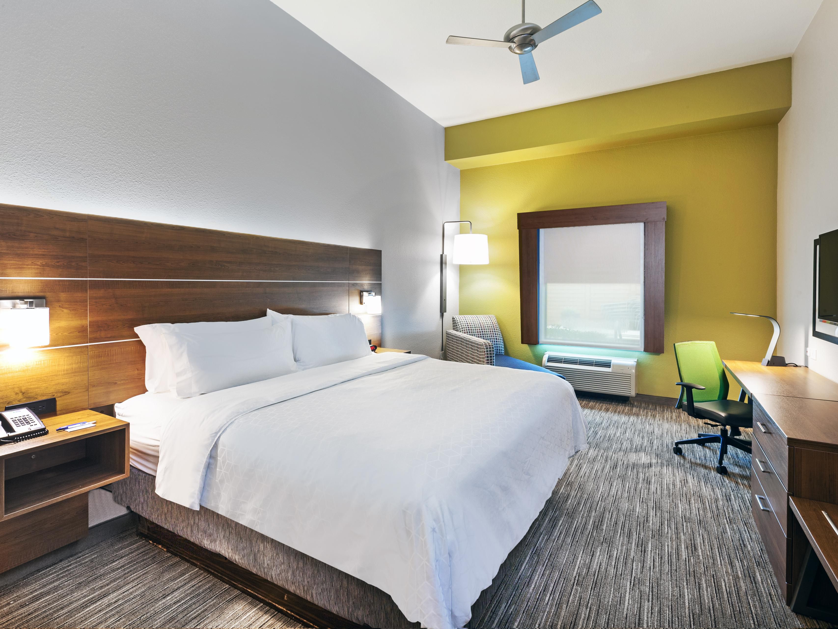 1 King Bed Leisure Nonsmoking