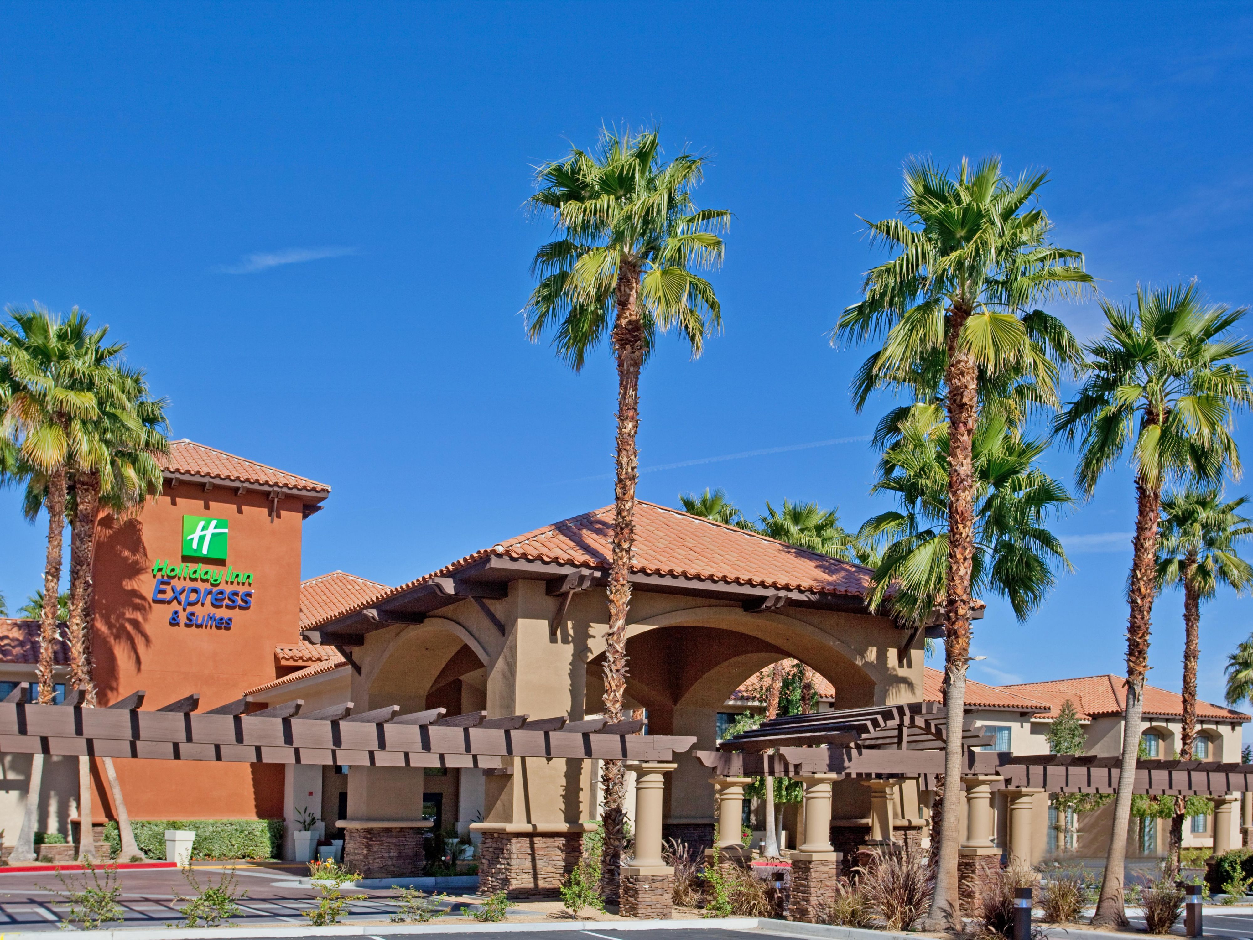 Nestled in the stunning Coachella Valley with the San Jacinto Mountains as your backdrop, our Rancho Mirage hotel is the ideal base for your travels. Our prime location puts you within minutes of major attractions, including the Palm Springs Aerial Tramway and Acrisure Arena. Enjoy your stay in the heart of Coachella Valley!