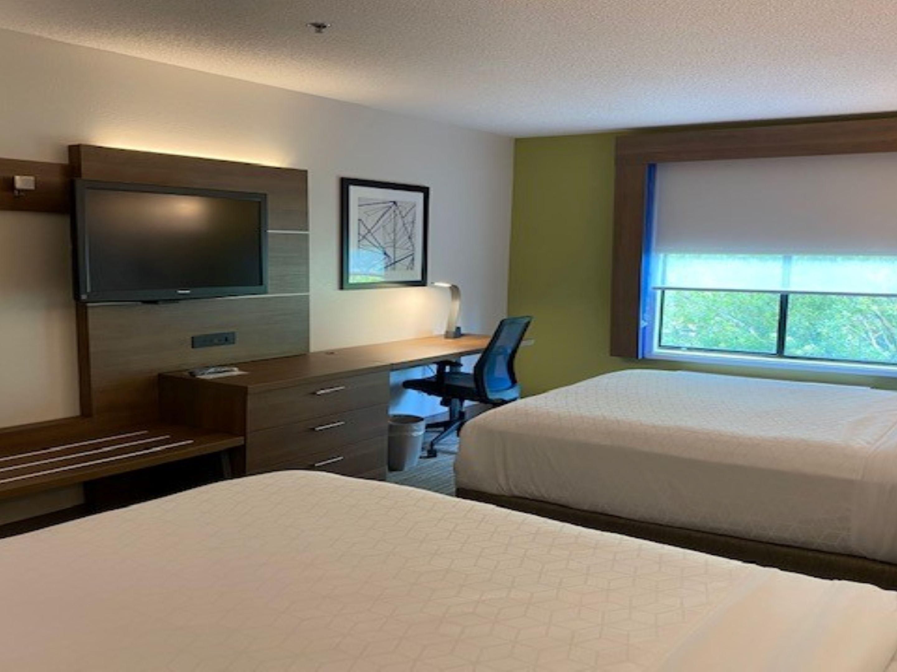 Holiday Inn Express Reidsville  all dbl rooms on Highway 29 side