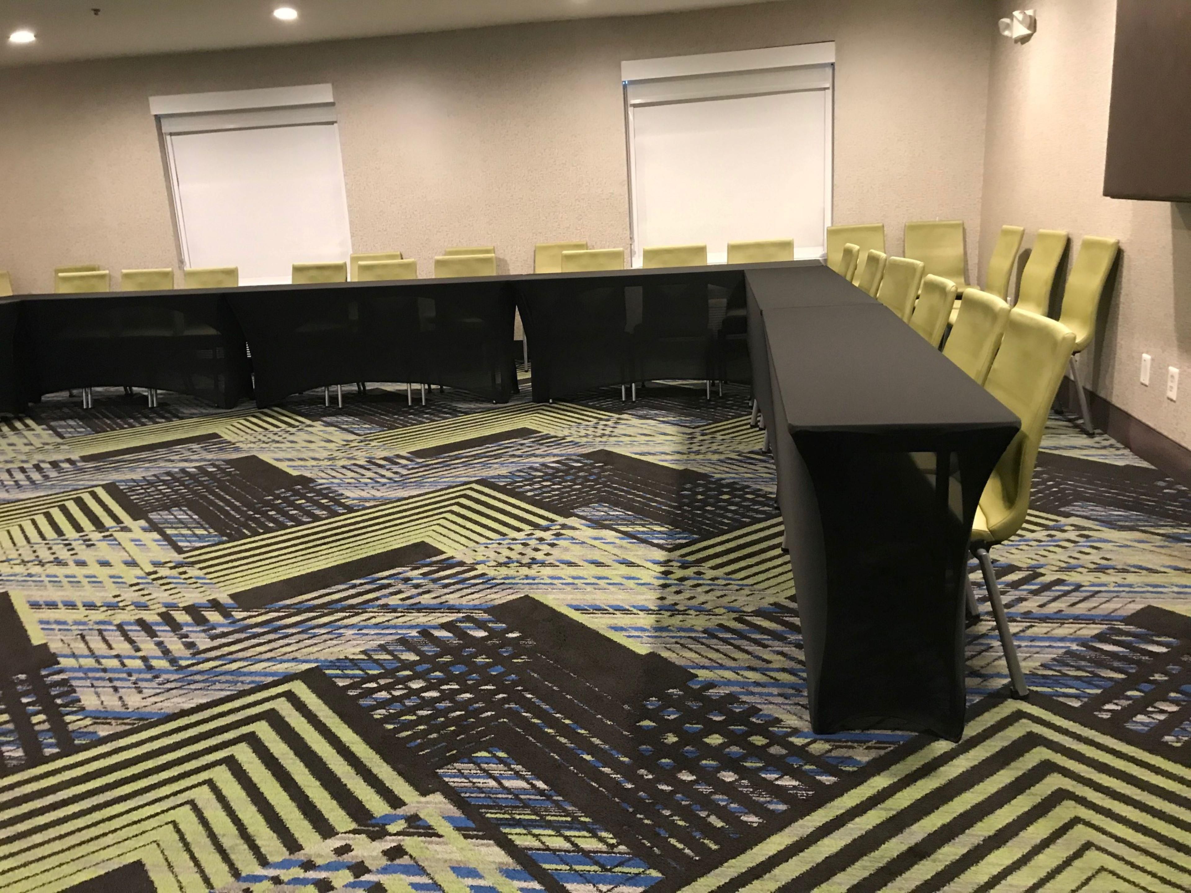 Host meetings, training classes, and conferences in our spacious 640 sq ft meeting room for up to 25 guests. Equipped with essential amenities, including free Wi-Fi, a TV, and personalized service, we ensure your meeting is a seamless success.