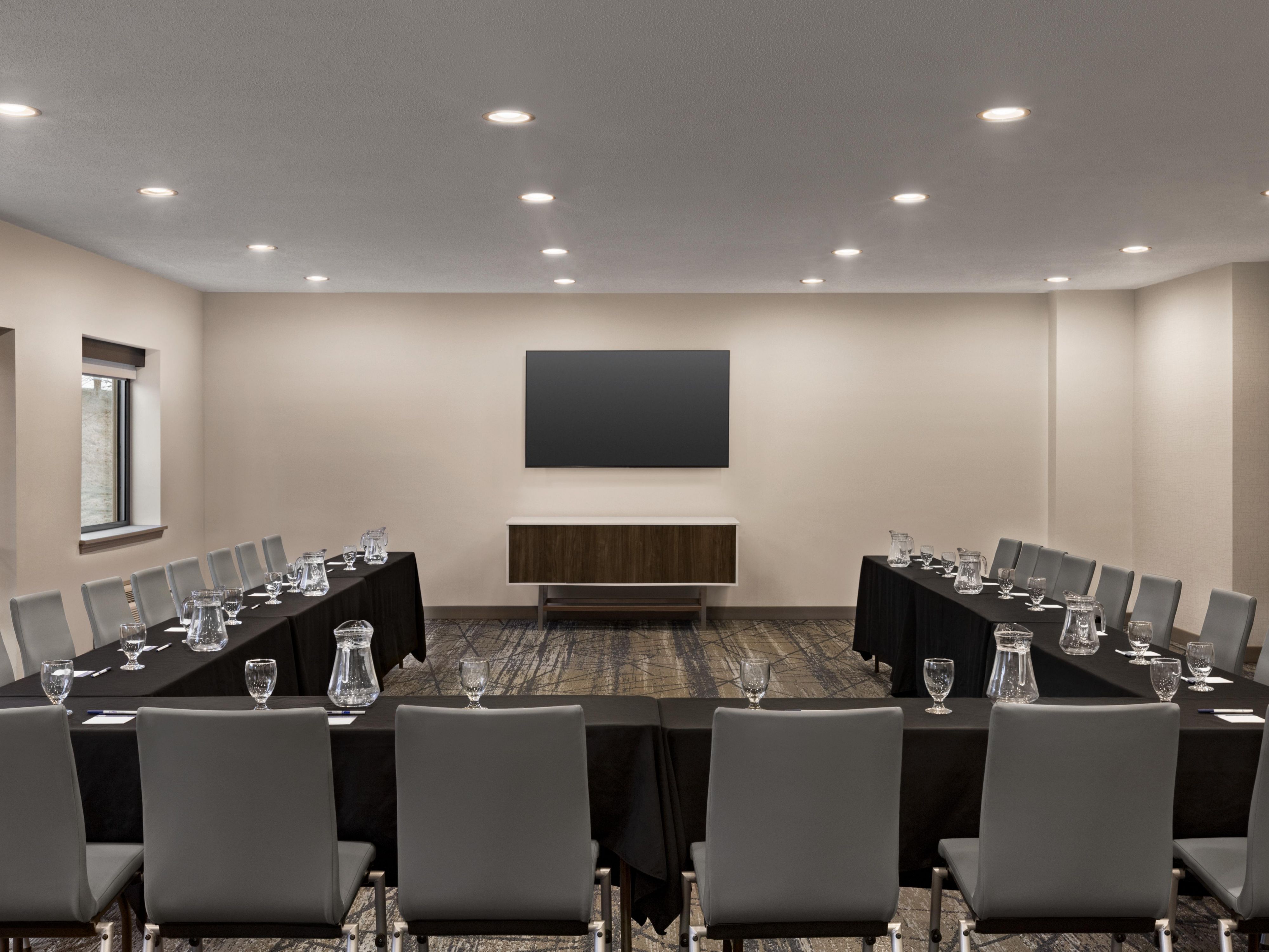 Host your next business meeting, conference, or social gathering in our versatile event space, thoughtfully designed with modern amenities to suit any occasion. Comfortably accommodating up to 100 guests, our spacious venue offers the ideal setting for everything from professional presentations to social celebrations.