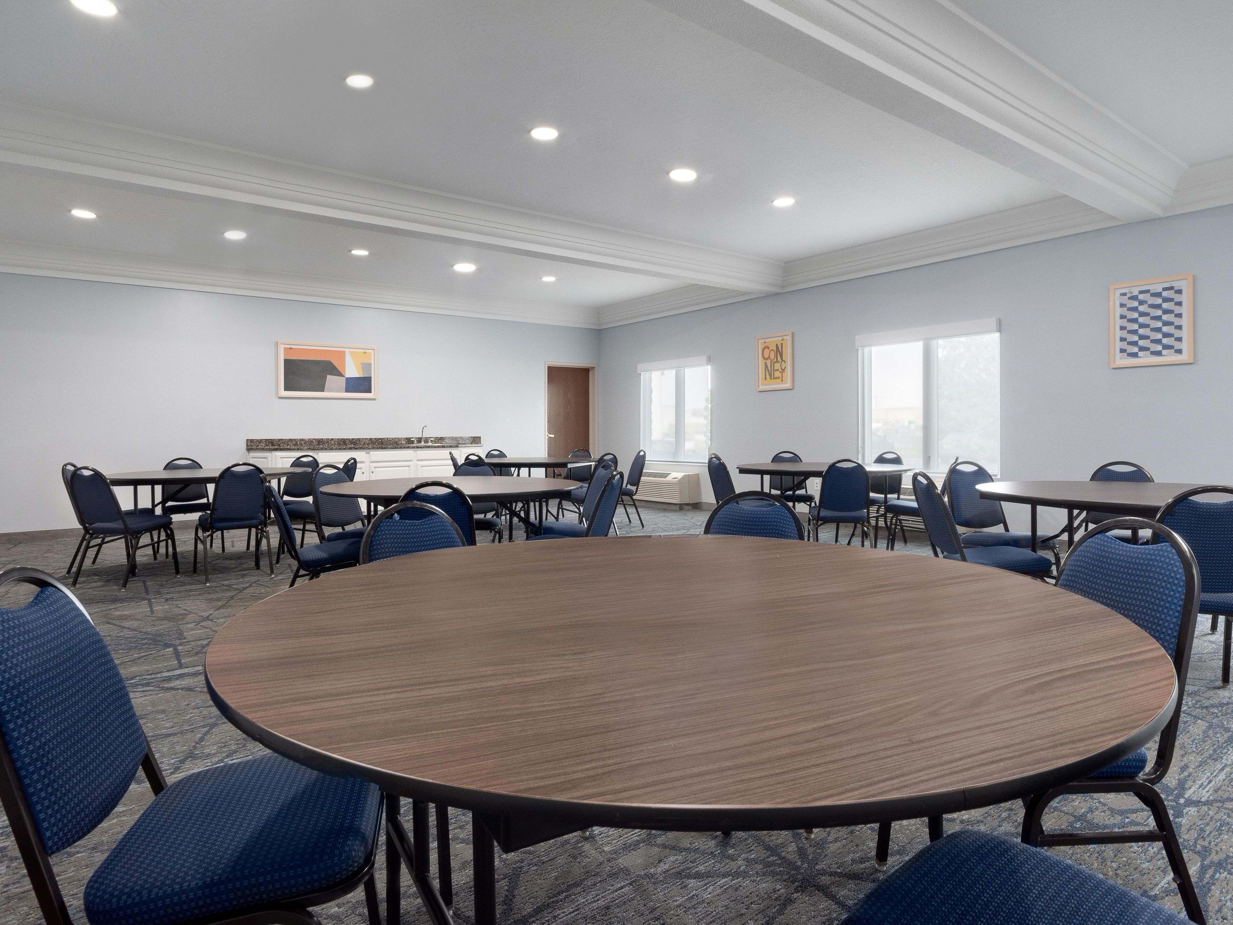 Host Your Next Event in Our Spacious 1,000 Sq. Ft. Meeting & Event Space. Perfect for Conferences, Celebrations, and Gatherings! Book Today and Make It Extraordinary!