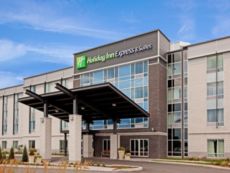 Holiday Inn Express & Suites 圣 - Hyacinthe in Longueuil, Quebec
